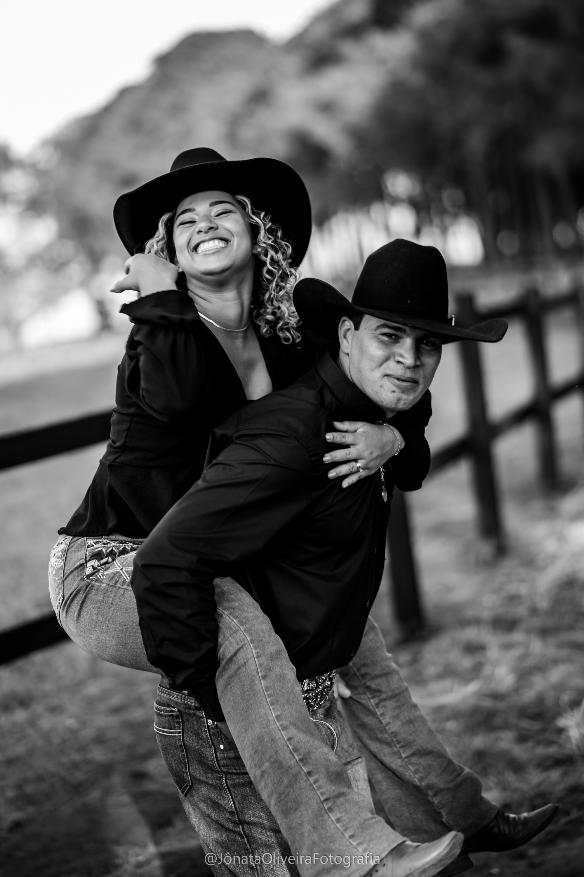 Pre Wedding Luérica e Vinicius. Fotografia de casamentos e ensaios em avaré Jônata Oliveira