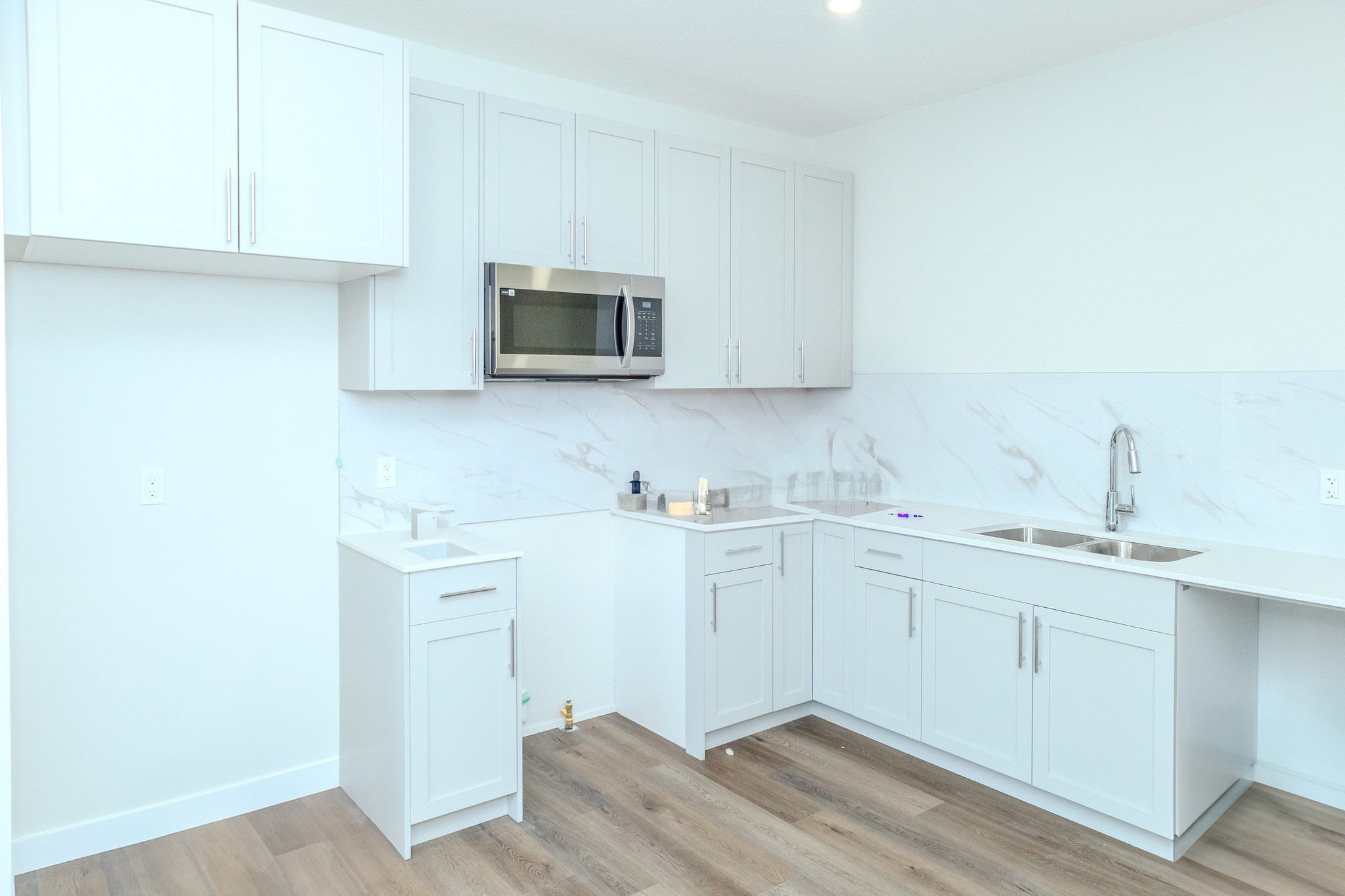 REAL ESTATE & COMMERCIAL PHOTOGRAPHY — EDMONTON. Prived Creation