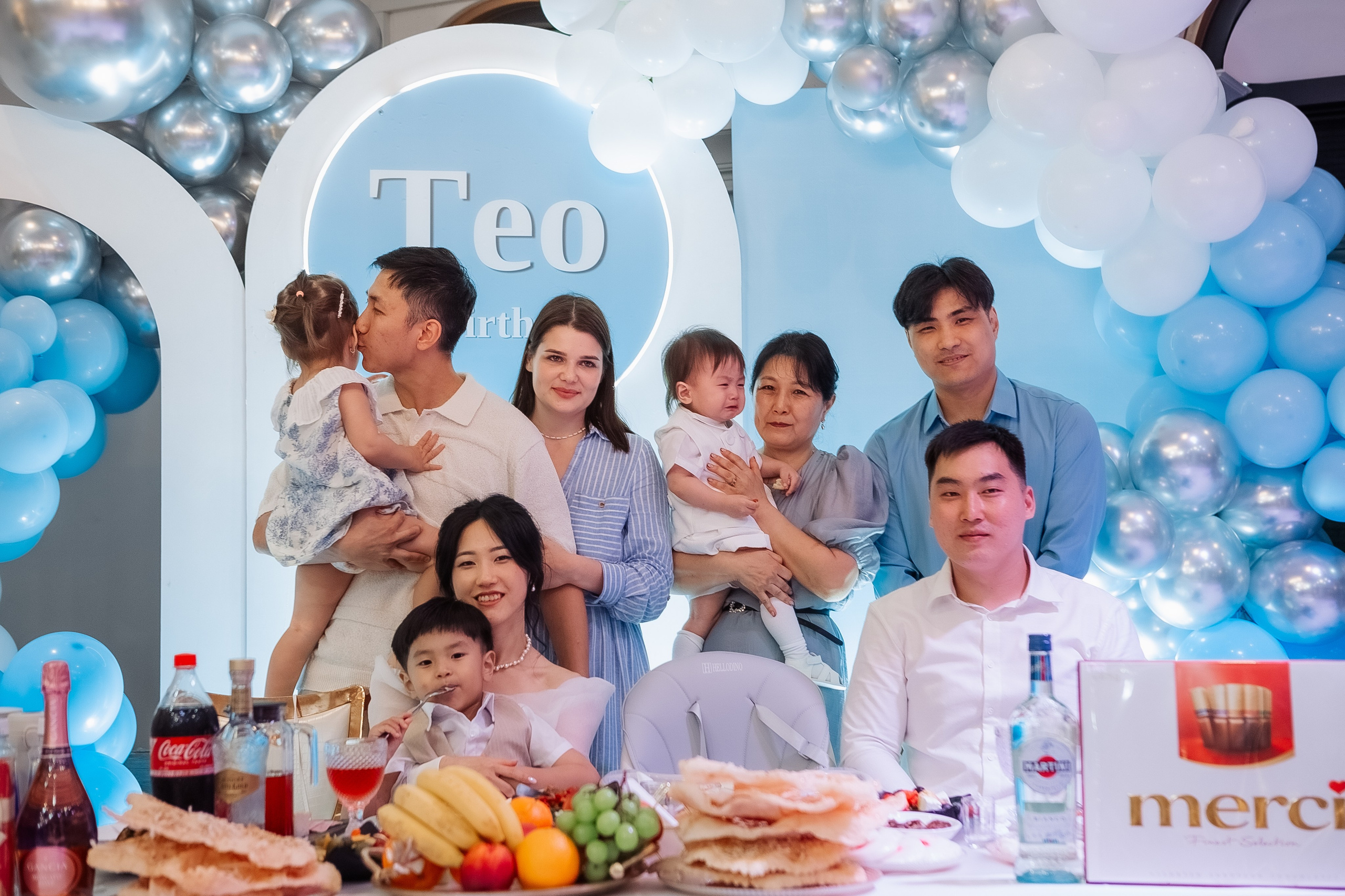 Тео дома и в ресторане. Фотограф беременности, ньюборн и годовасиков в Корее Жанна Хан