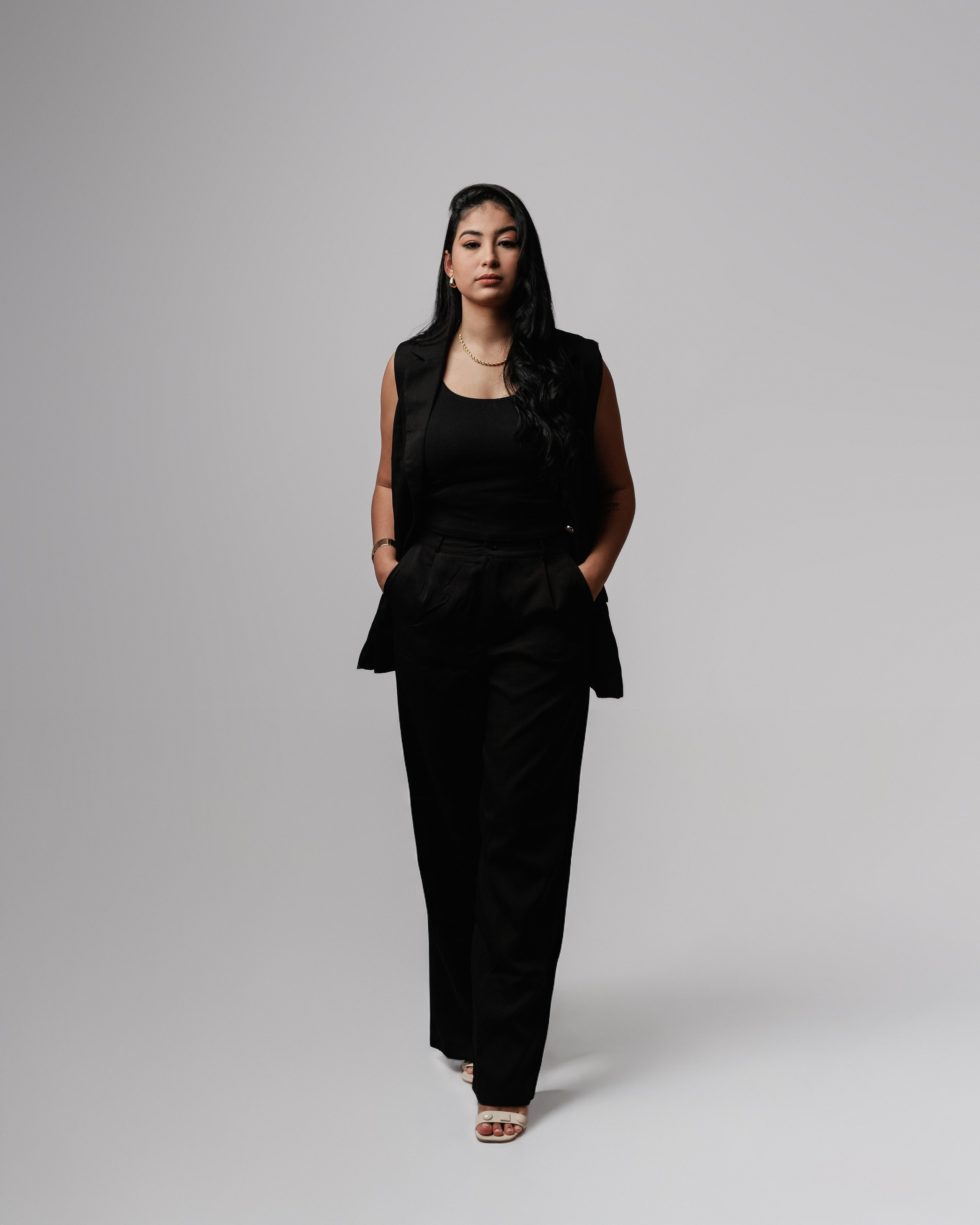 2025 | Micheli — Meio Curso — Estudio. Denis Damasceno | Fotografia