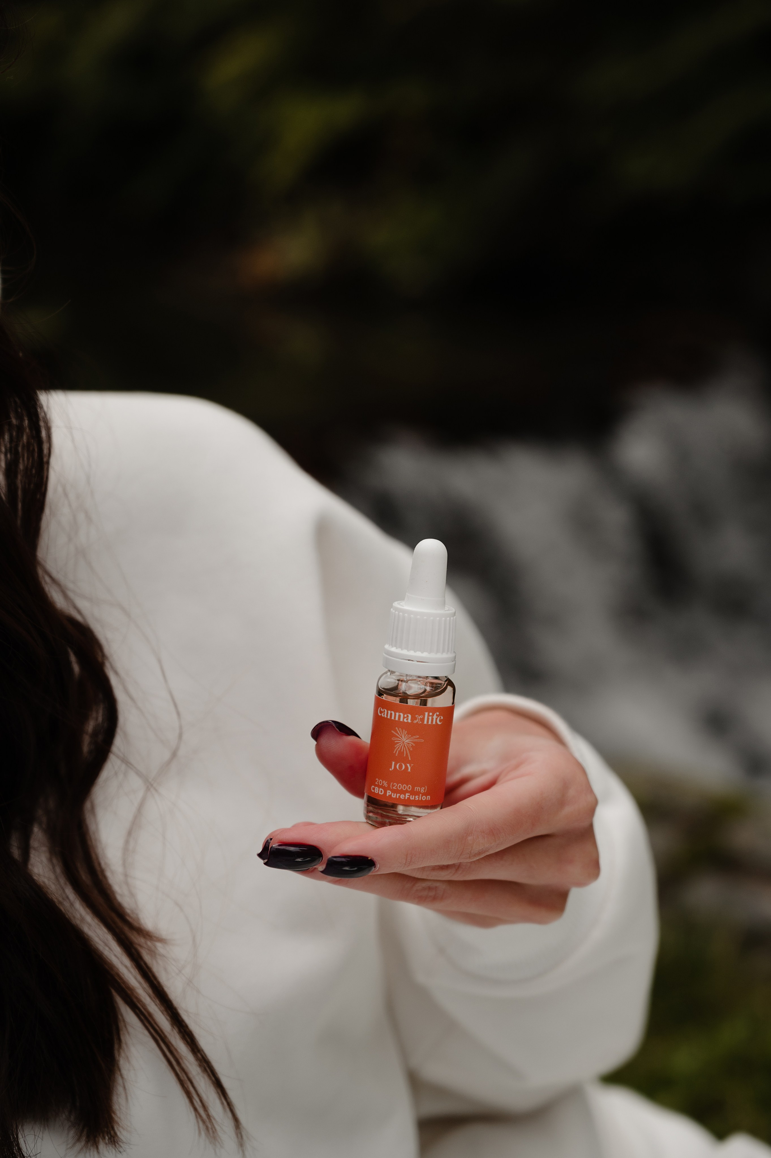 CannaXlife CBD products. ANNA-MARIA PHOTO CONTENT CREATOR — фотограф, эстет, художник и визуальный эксперт в Instagram, работающий в Праге