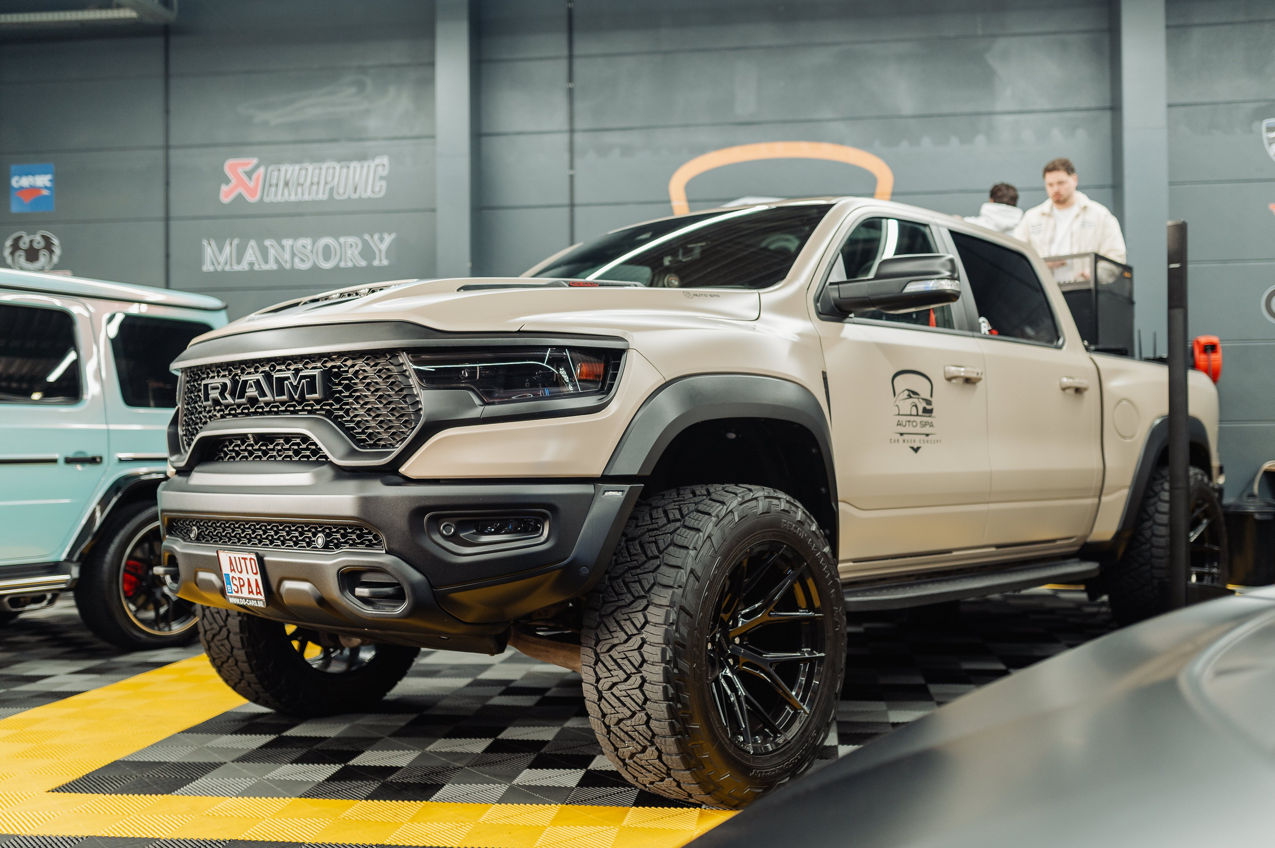 Photographe événement — Inauguration Auto Spa Concept Waterloo | Essence of Memories. Fotograf Roman Bruxelles & Brussels — Botez, Nunta, Evenimente, Sedinte foto | Essence of Memories