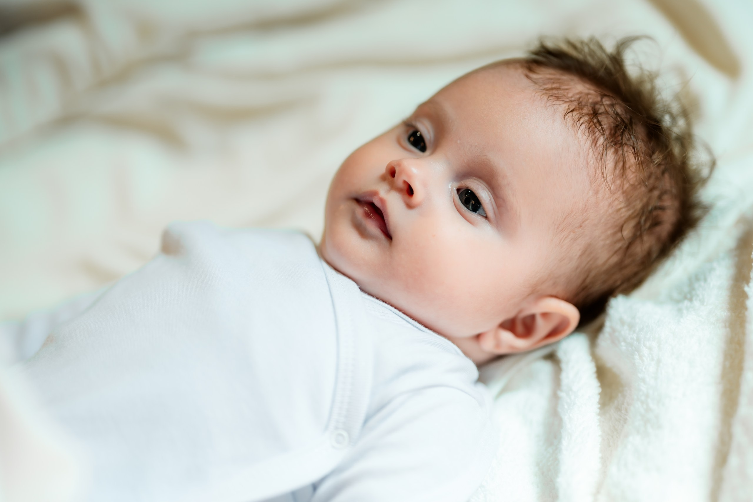 fotograf botez Miruna Parascheva, fotografie botez Botoșani, fotograf Alin Chirilă, amintiri botez, fotografii botez, botez Miruna Parascheva, fotograf copii, fotografie botez în Botoșani-alt="botez Miruna Parascheva, fotografie botez Alin Chirilă, amintiri botez, fotografii emoționante botez Botoșani"-- fotografii-botez-bebelus- amintiri-botez-micuț- moment-sfânt-crestinare- fotografie-emotionanta-botez- detalii-botez-bebelusi- parinti-fericiti-la-botez- fotograf-botez-profesionist- botez-in-biserica-ortodoxa- micuț-botezat-cu-emoție- zâmbete-și-lacrimi-la-botez- bebeluș-la-cristelniță- decor-botez-colorat- botez-cu-dragoste-și-credință- emotie-pura-la-botez- fotograf-botez-botosani- botez-iasi-suceava-fotograf- amintiri-nepretuite-botez