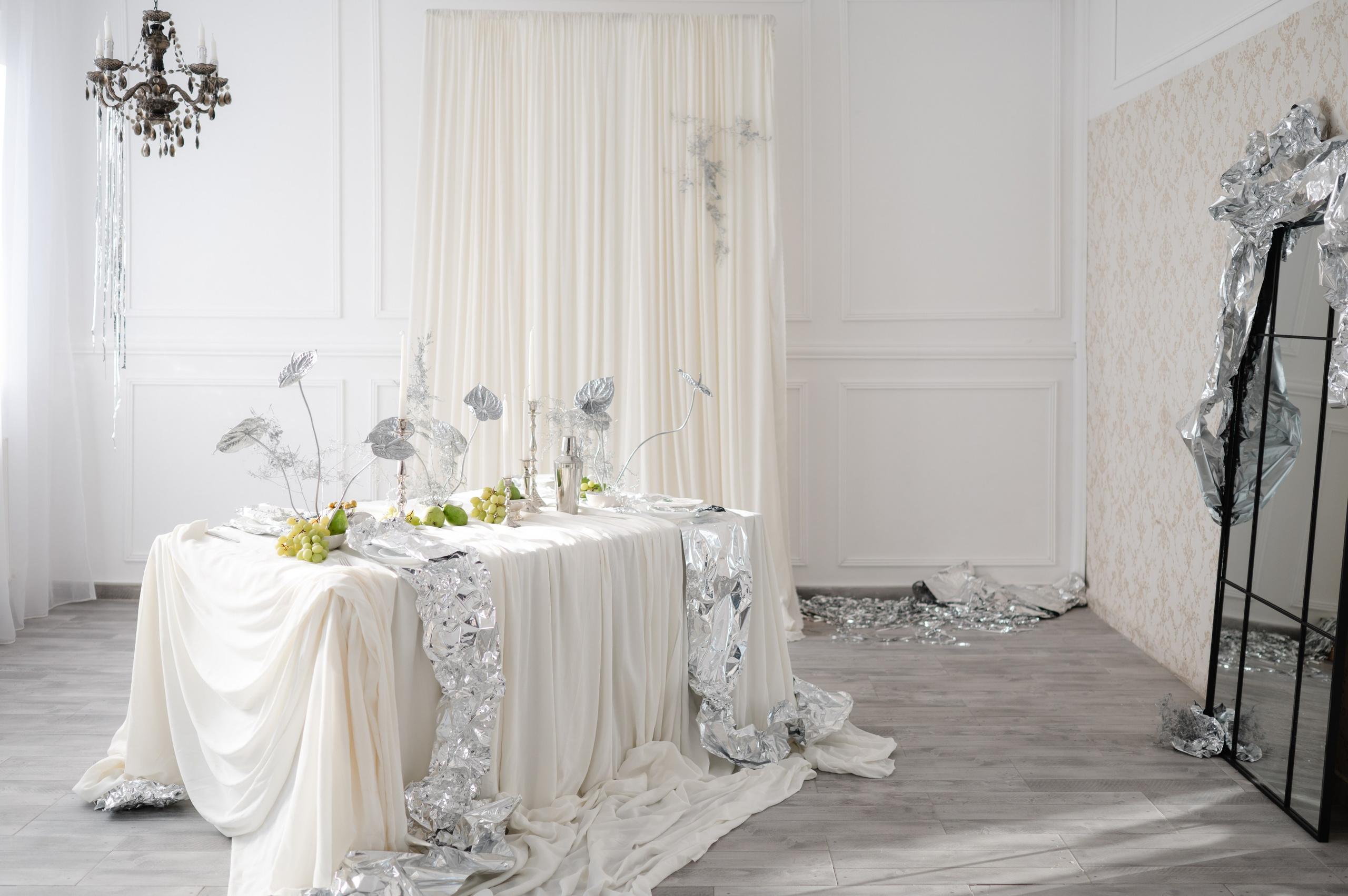 Bride with a concept silver Chrome. Alexandra Hanu Photographer