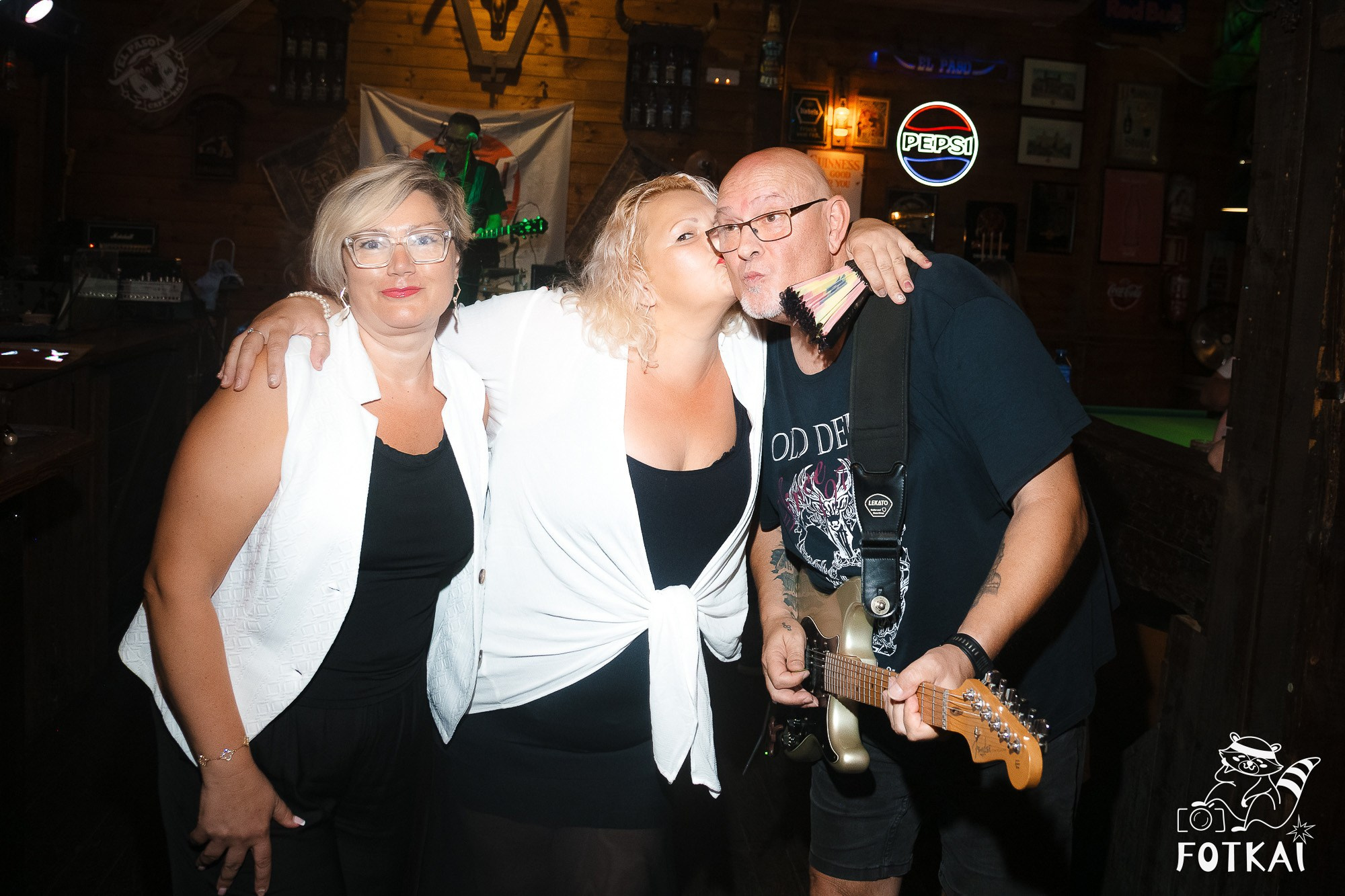 Jam Night в баре El Paso, Торревьеха — фоторепортаж живого джем-сейшена, июнь 2026 | FOTKAI