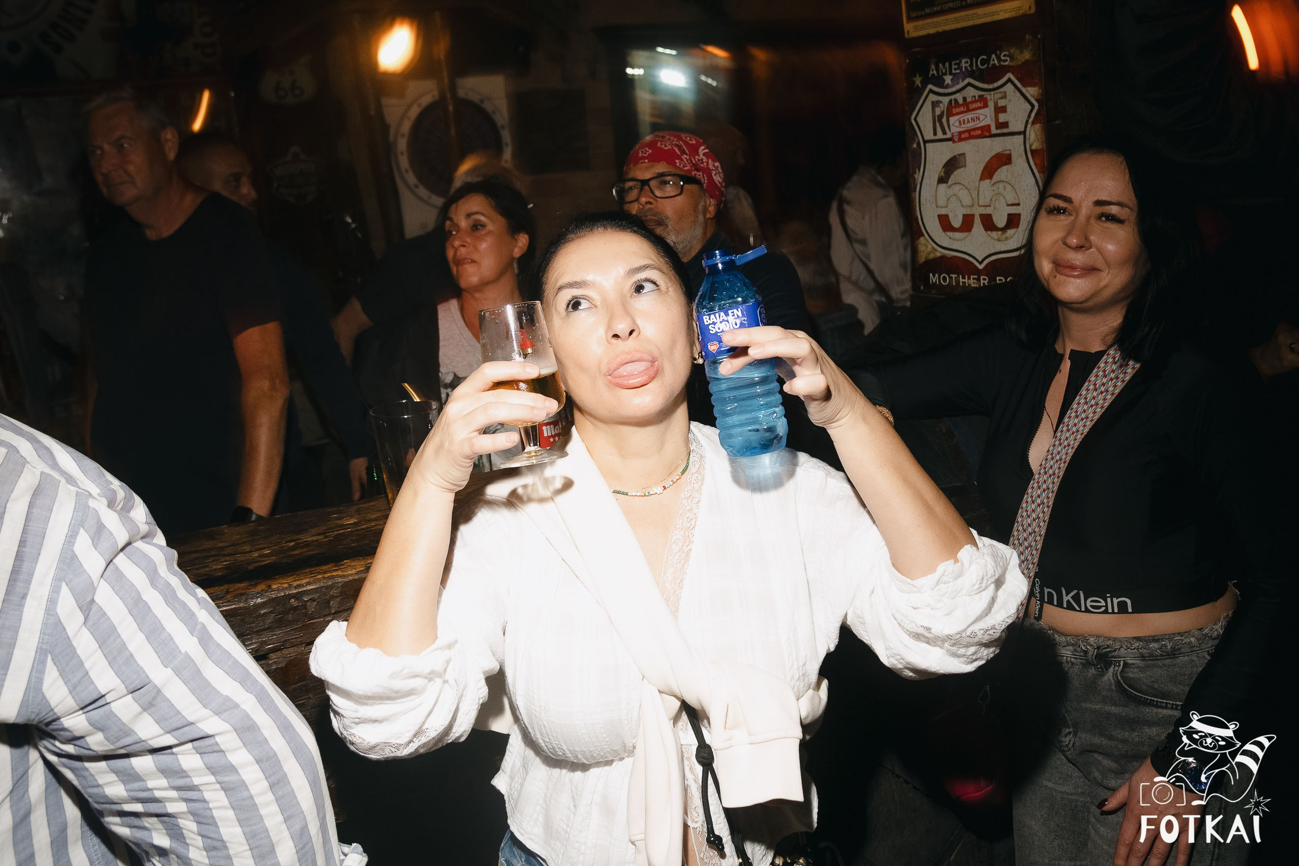 Фоторепортаж JAM Night в El Paso Bar, Torrevieja — живая музыка и атмосфера Коста-Бланки | FOTKAI