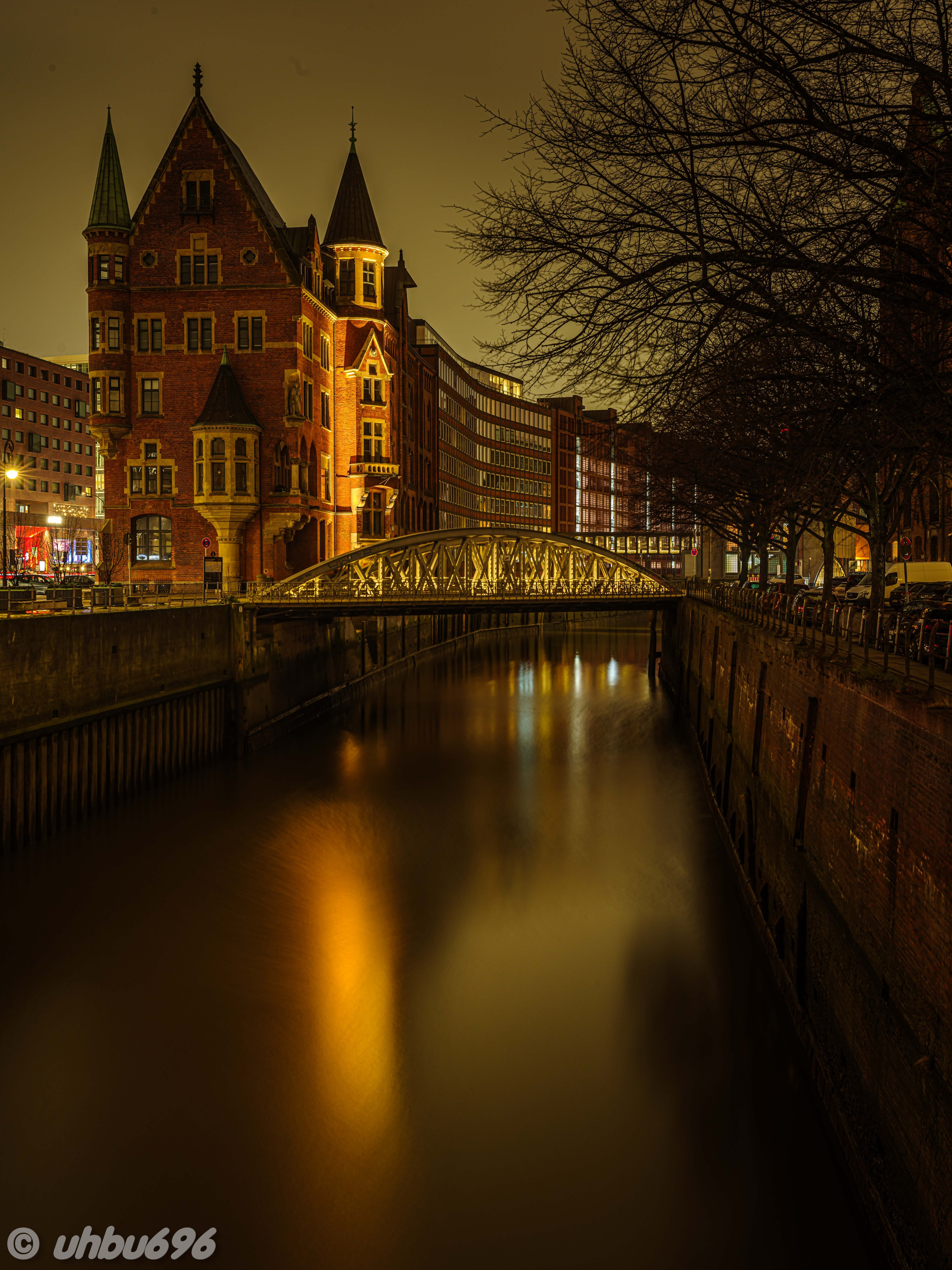 Speicherstadt in Hamburg — Historic Warehouse District by the Water. ReCity — local city news that matter, no noise