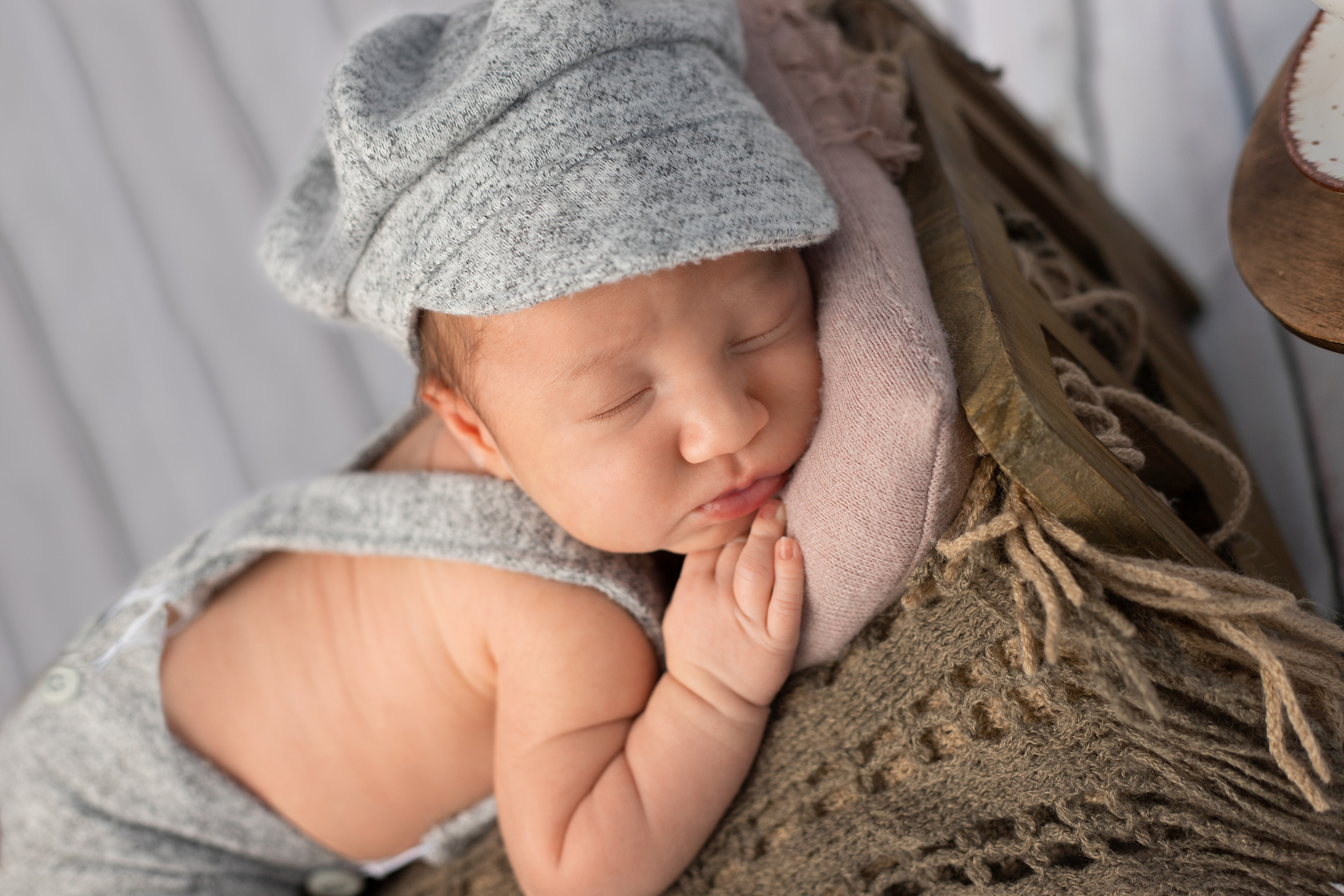 Newborn. Neugeboren und Babybauchfotoshooting in Cloppenburg