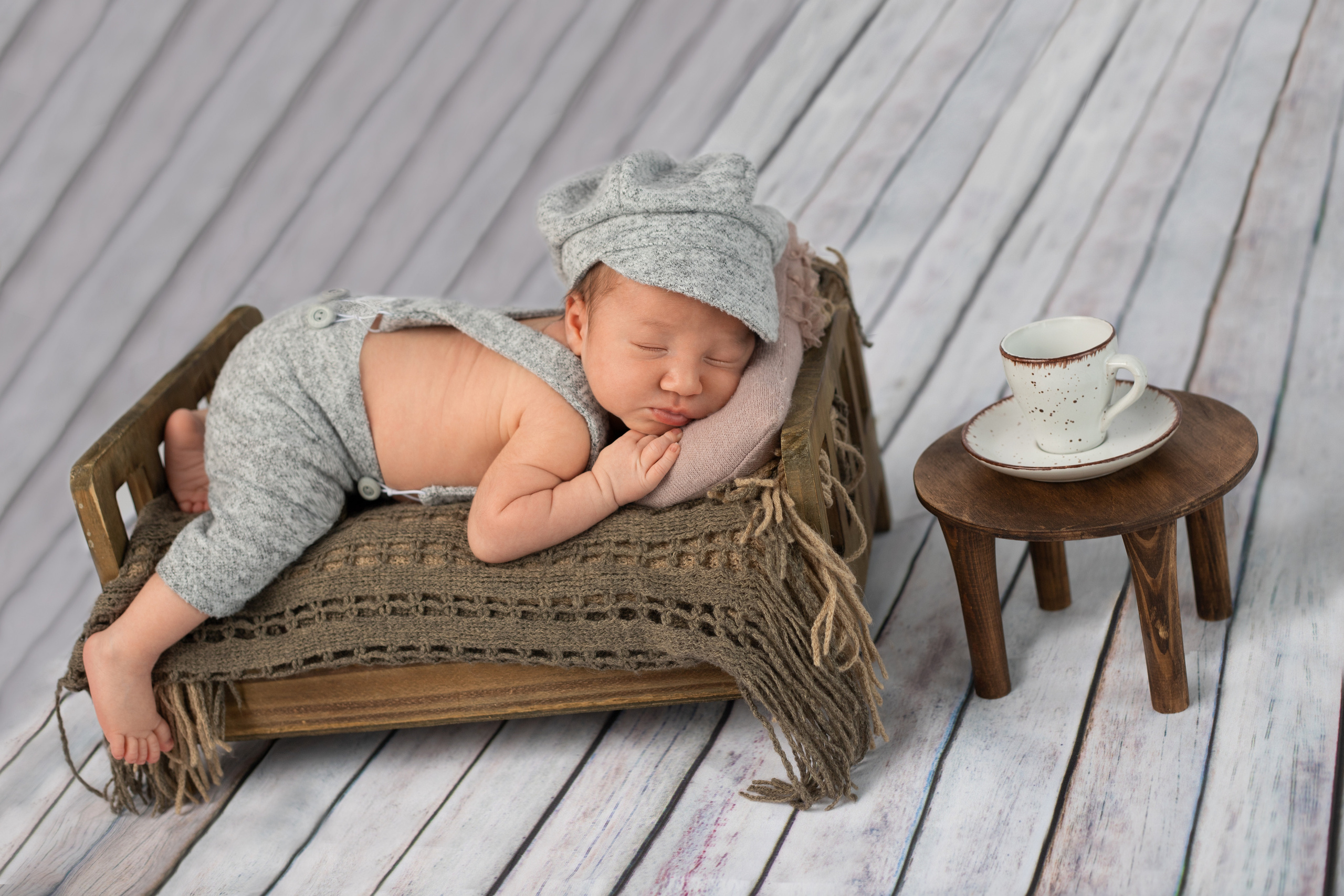 Newborn. Neugeboren und Babybauchfotoshooting in Cloppenburg