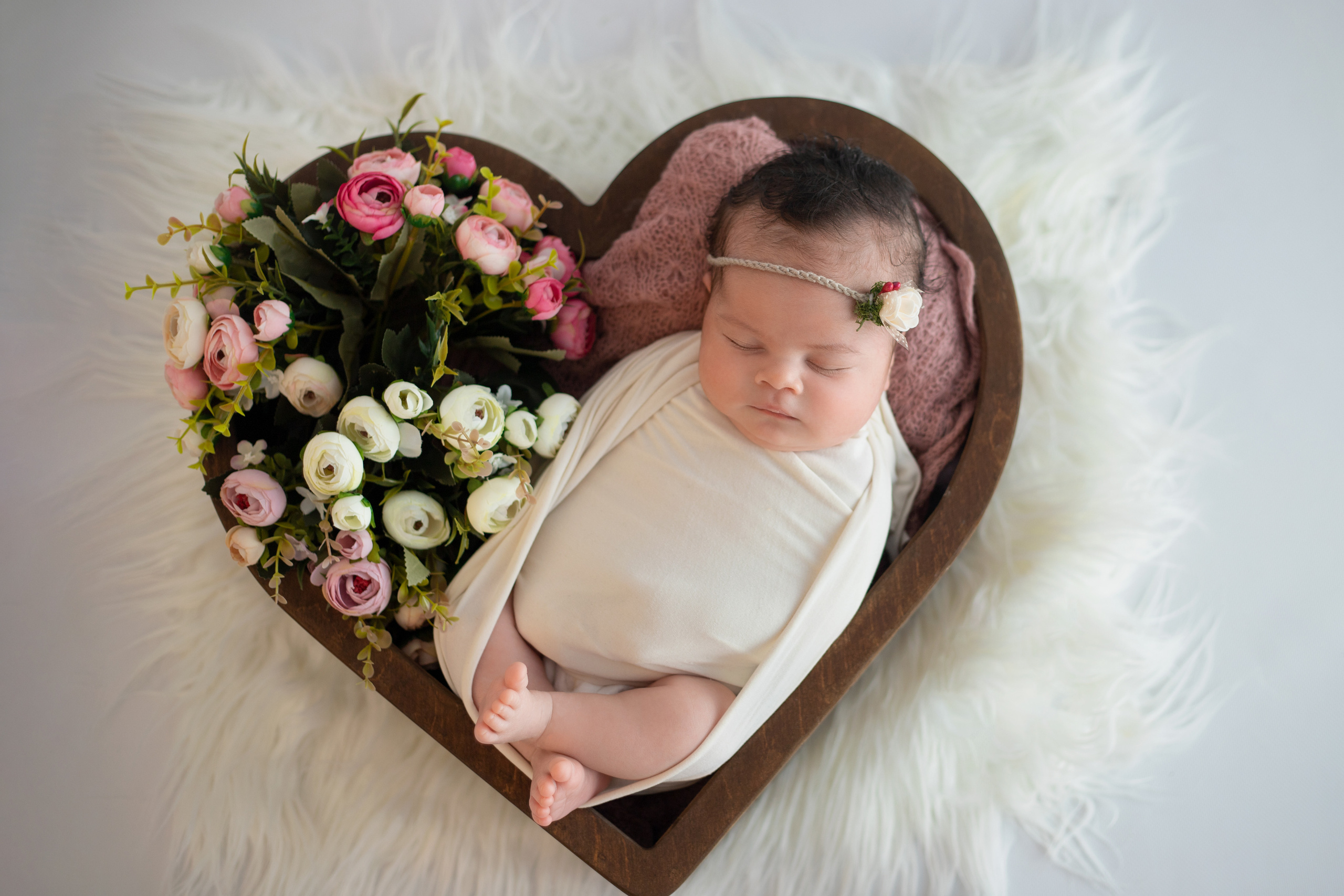 Newborn. Neugeboren und Babybauchfotoshooting in Cloppenburg