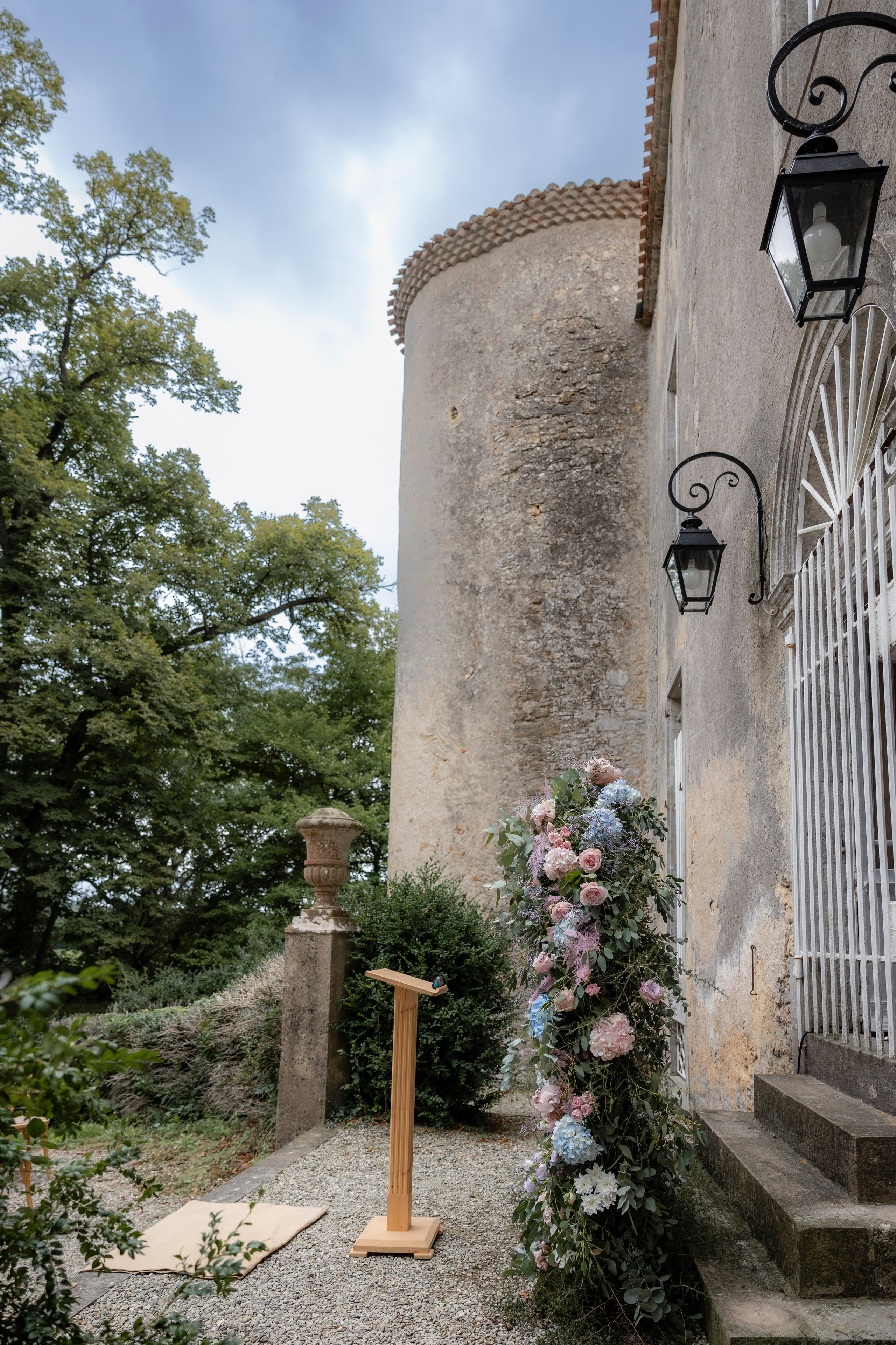 Tatiana & Ludovic: International Château Wedding near Albi