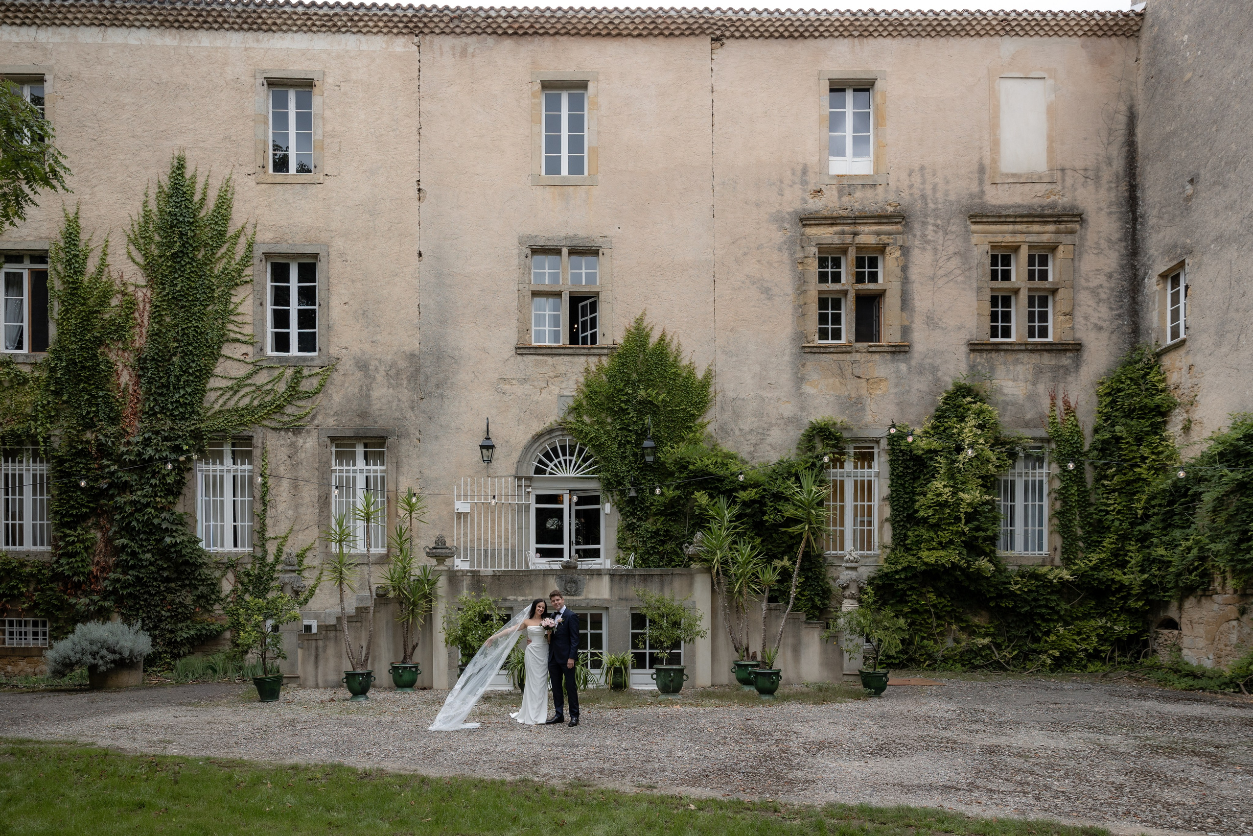 Tatiana & Ludovic: International Château Wedding near Albi