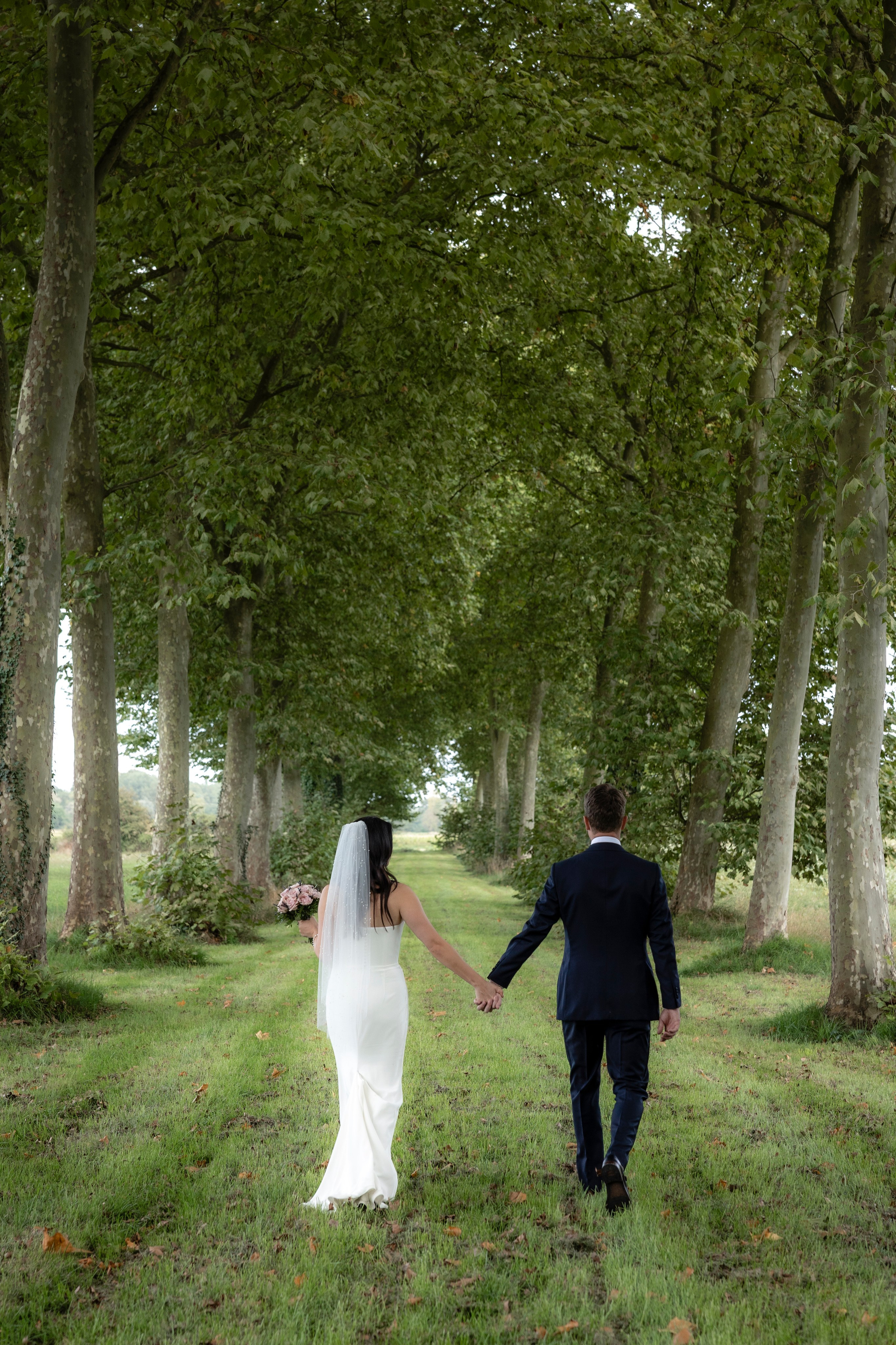 Tatiana & Ludovic: International Château Wedding near Albi