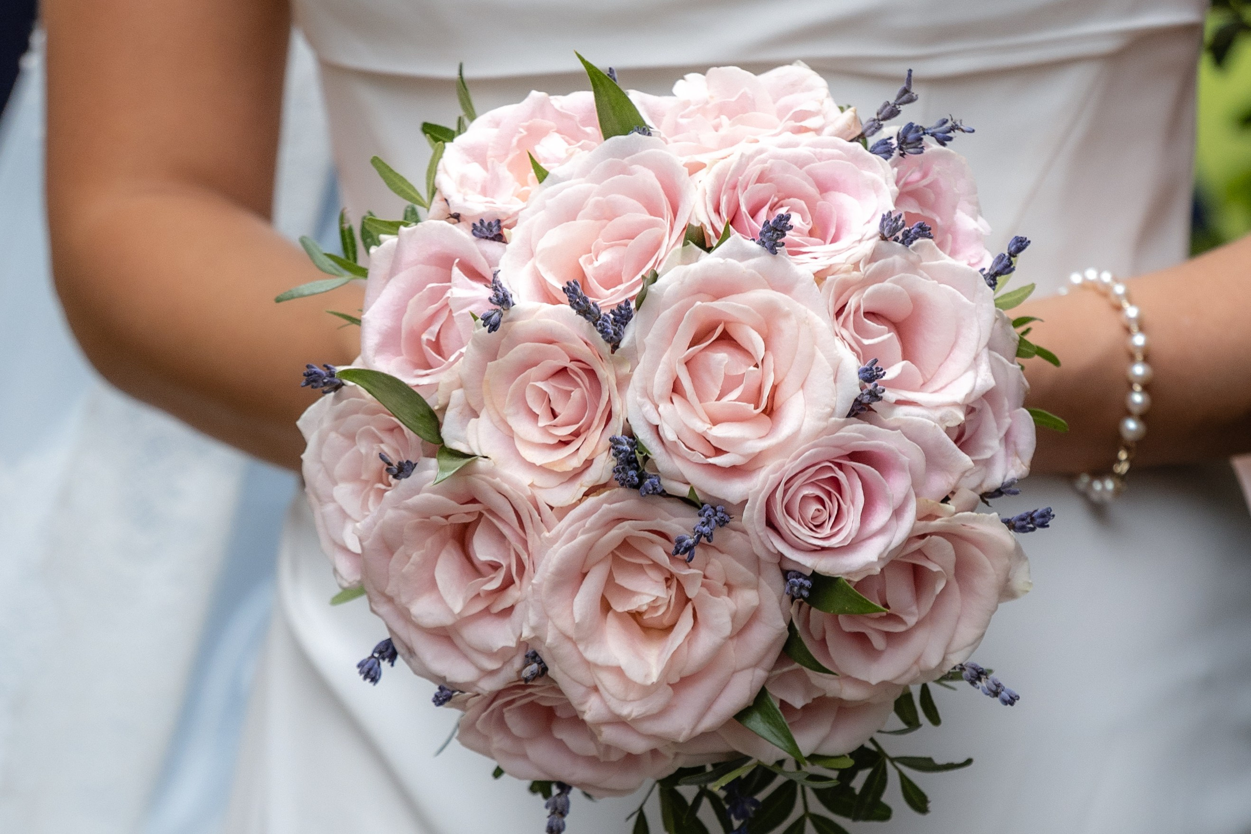 Tatiana & Ludovic: International Château Wedding near Albi