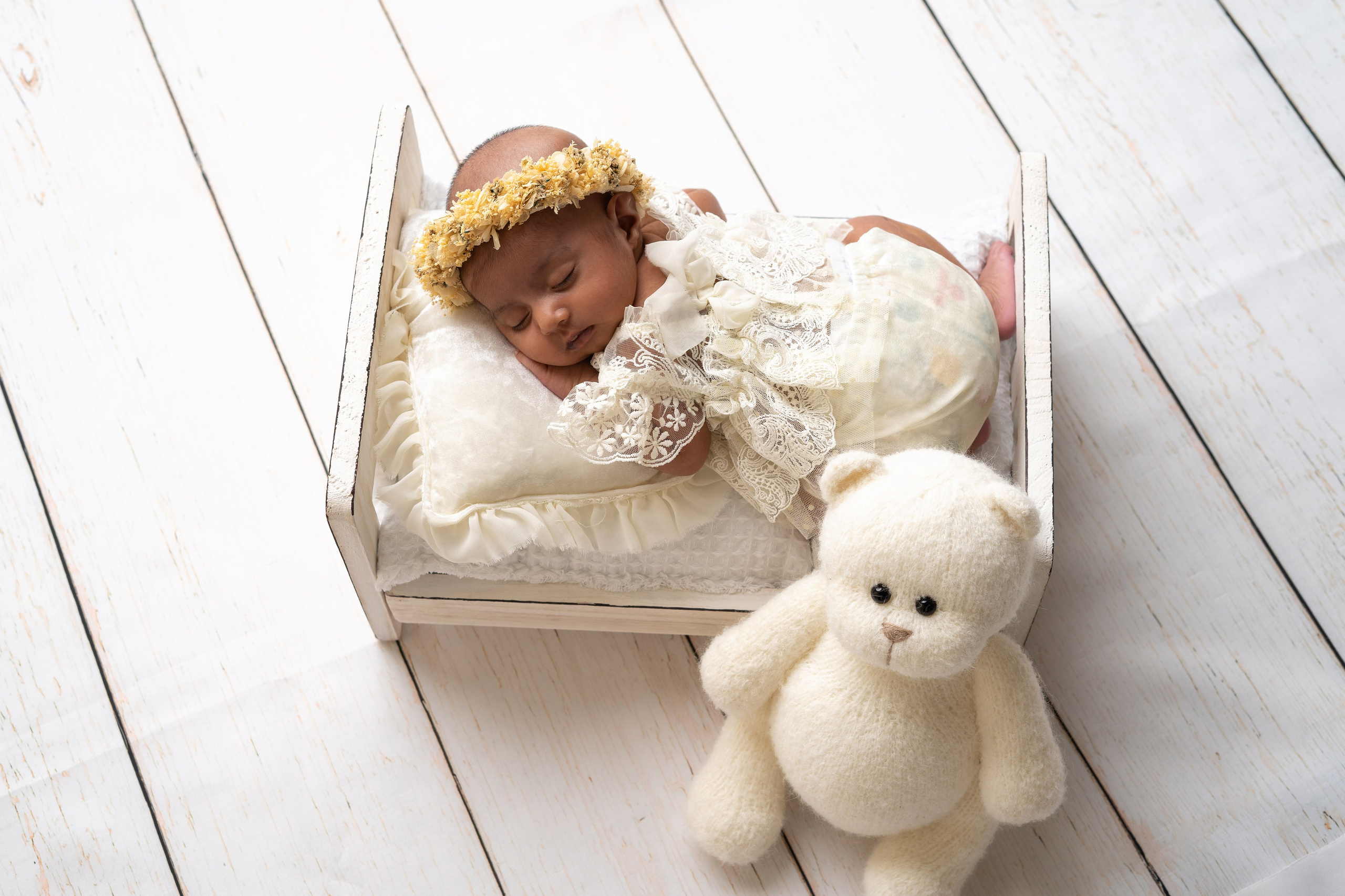 NEWBORN PORTFOLIO. Newborn Photographer and life casting in Dubai Dariya Saeed