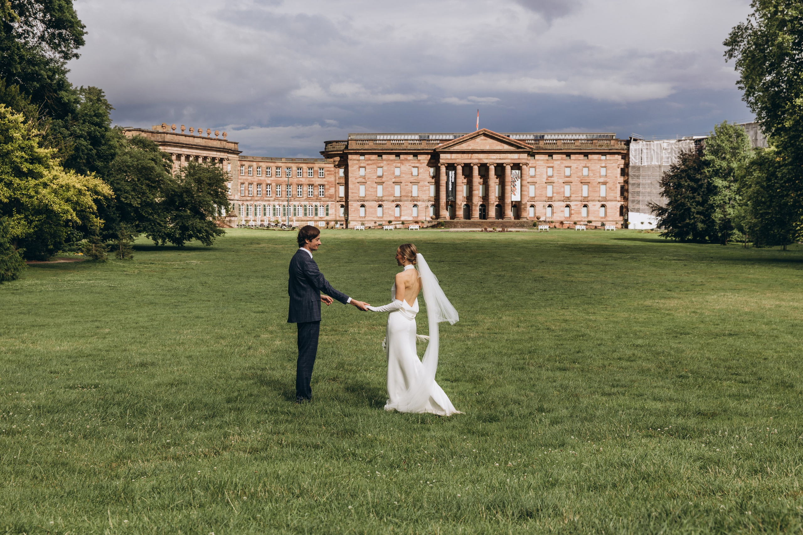  Wedding photographer Munich – elegant photoshoot at Nymphenburg Palace