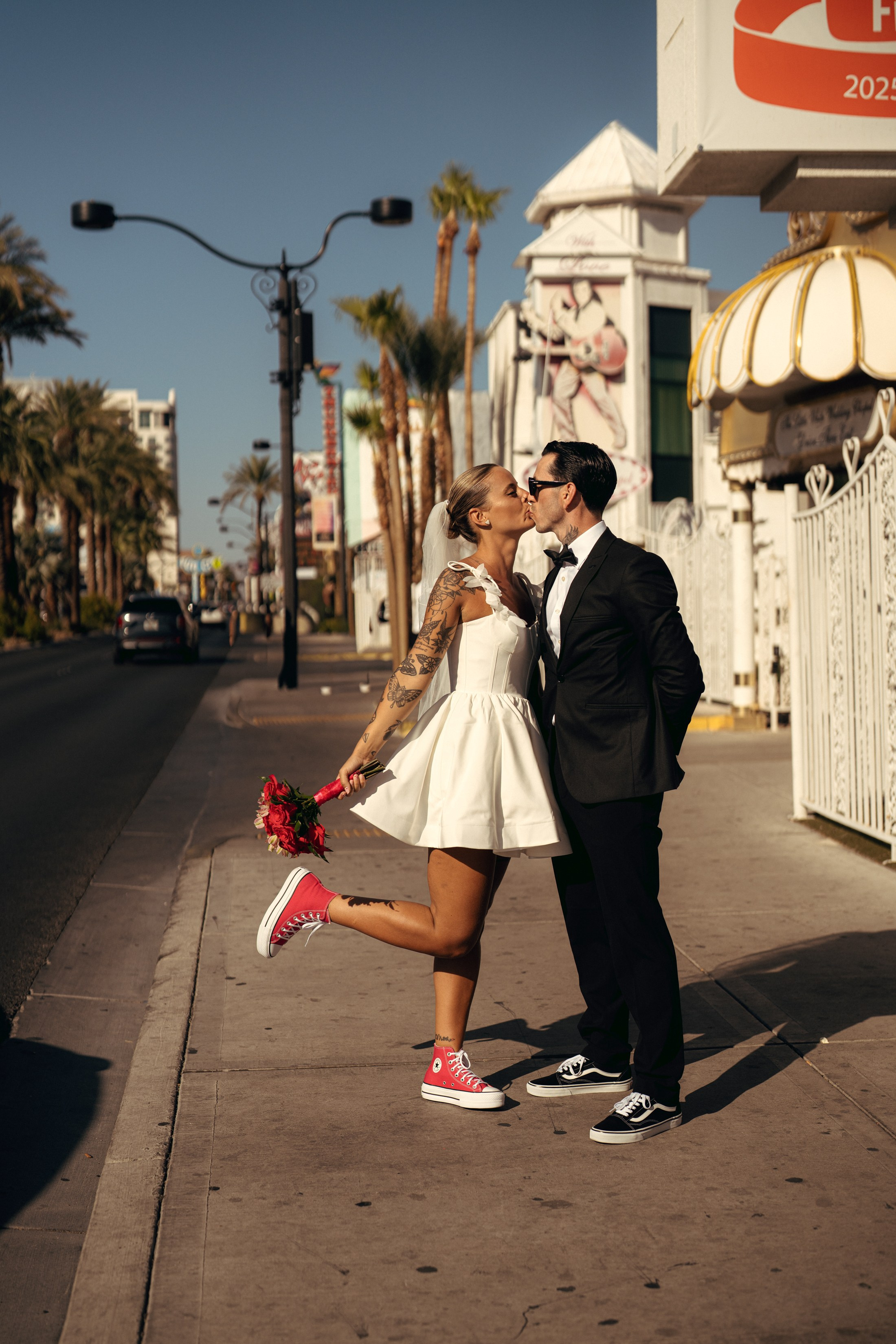 Klara&Marsel. Wedding & elopement photographer Viktoriya Kravtsov. Las Vegas