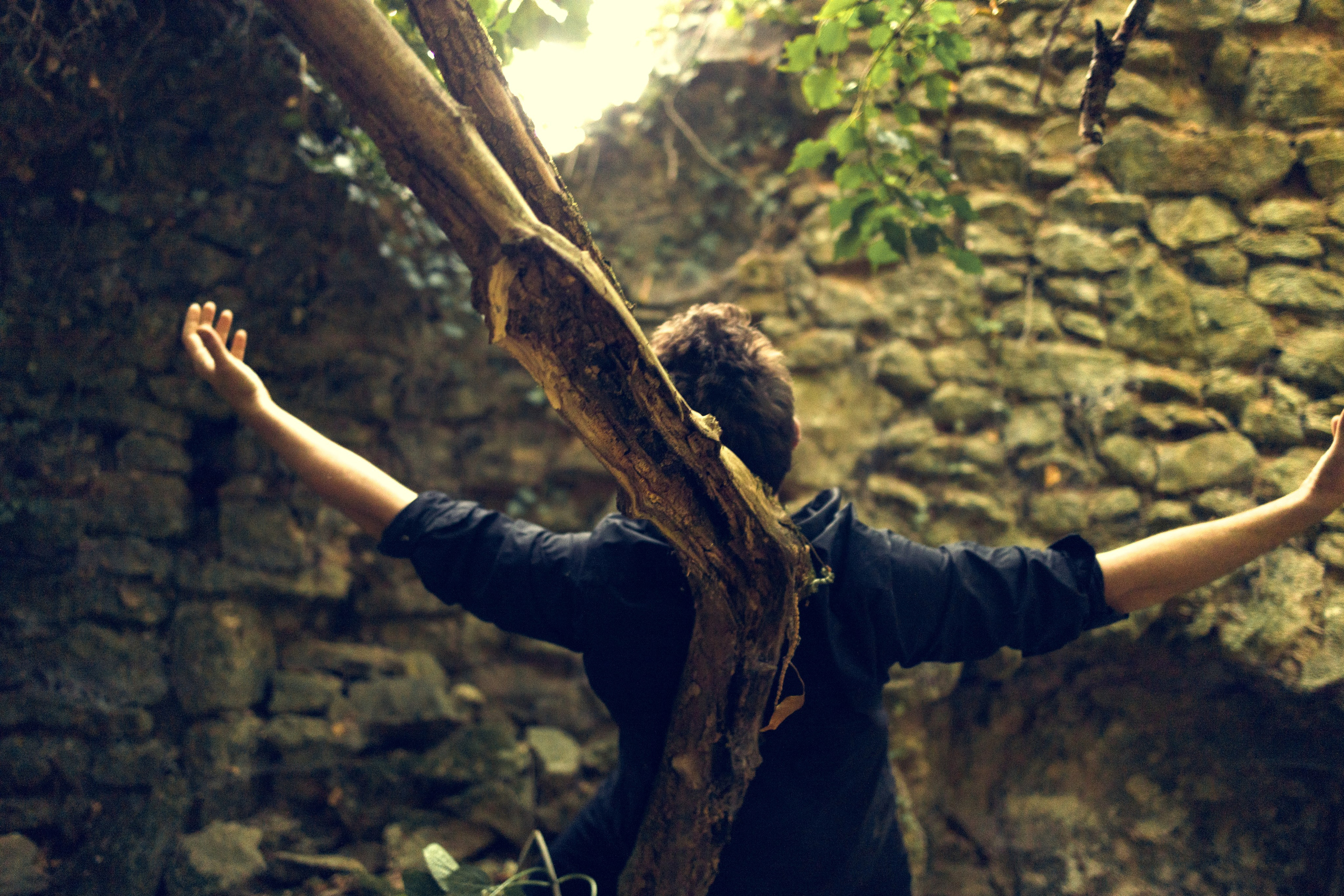 Portrait du portfolio d’un acteur Avignon Provence France. Histoires d’amour, séances photos de famille et de mariage en France