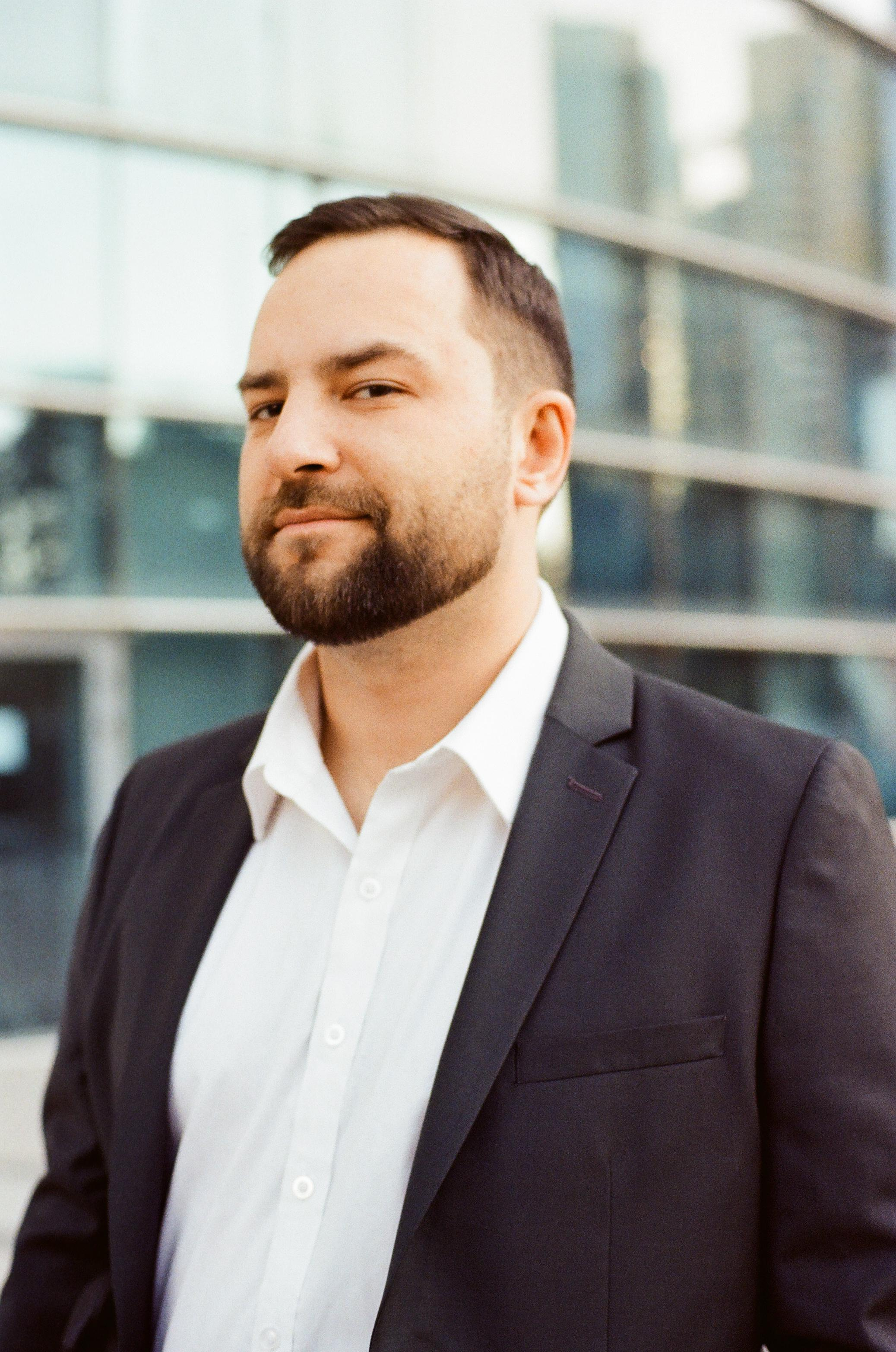 Игорь. Film portrait photographer