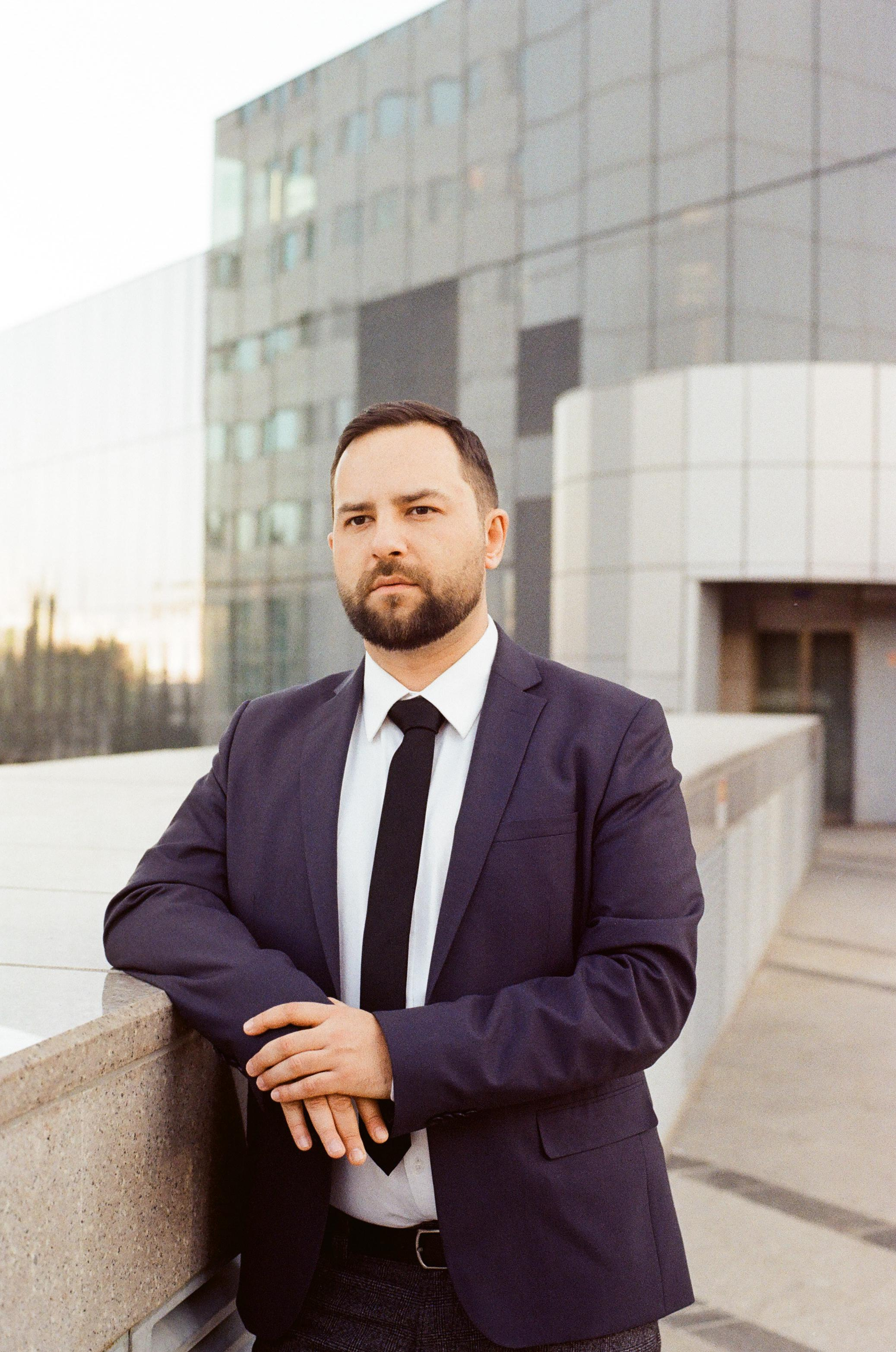 Игорь. Film portrait photographer