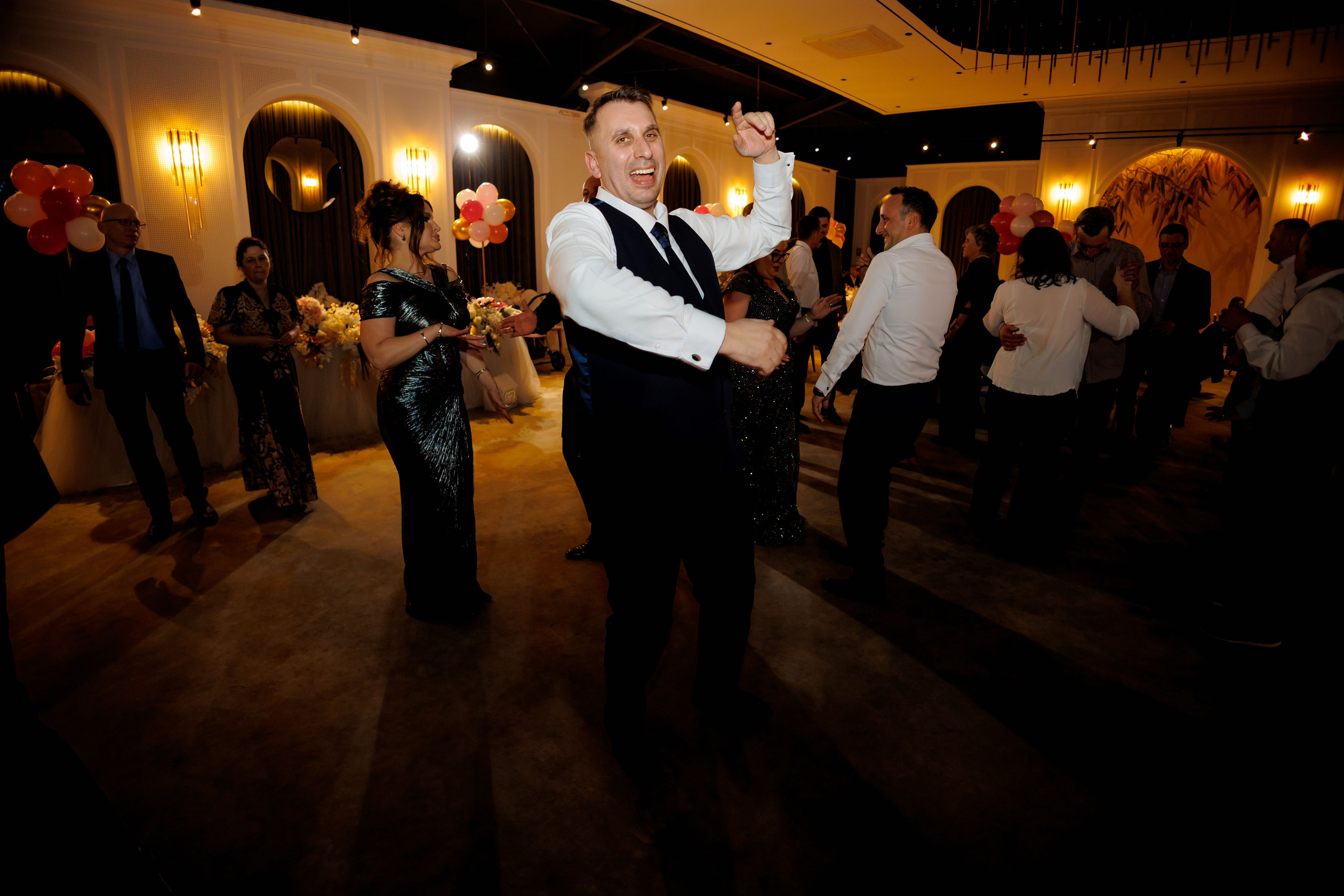 Povestea voastră, regizată de noi |Cristi Turculet Videograf Nuntă Suceava | wedding highlight. Servicii foto-video profesionale, pentru momente de neuitat