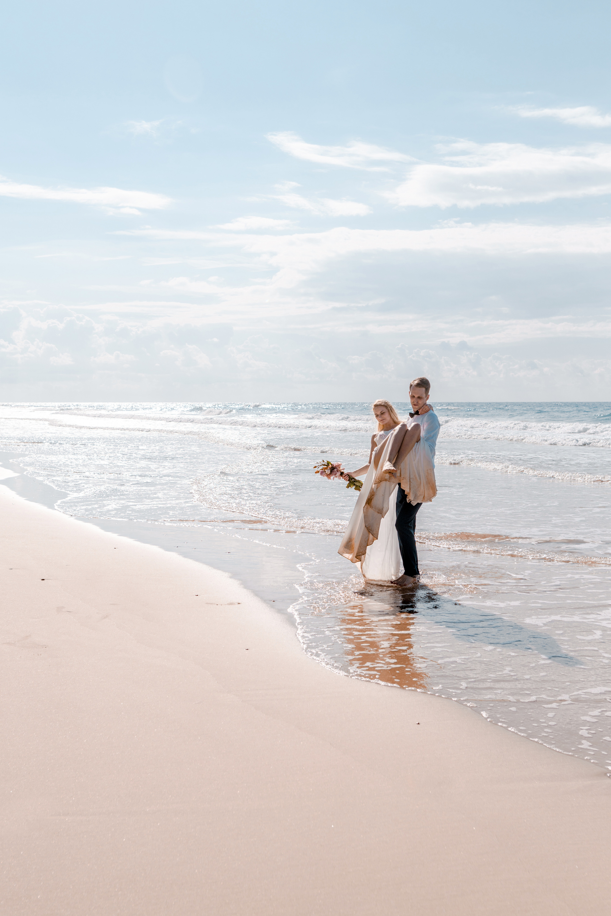 Wedding ceremony on the beach, Nerijus & Egle. Porto Travel Photographer | Couples & Vacation Photos in Portugal — WePortugal