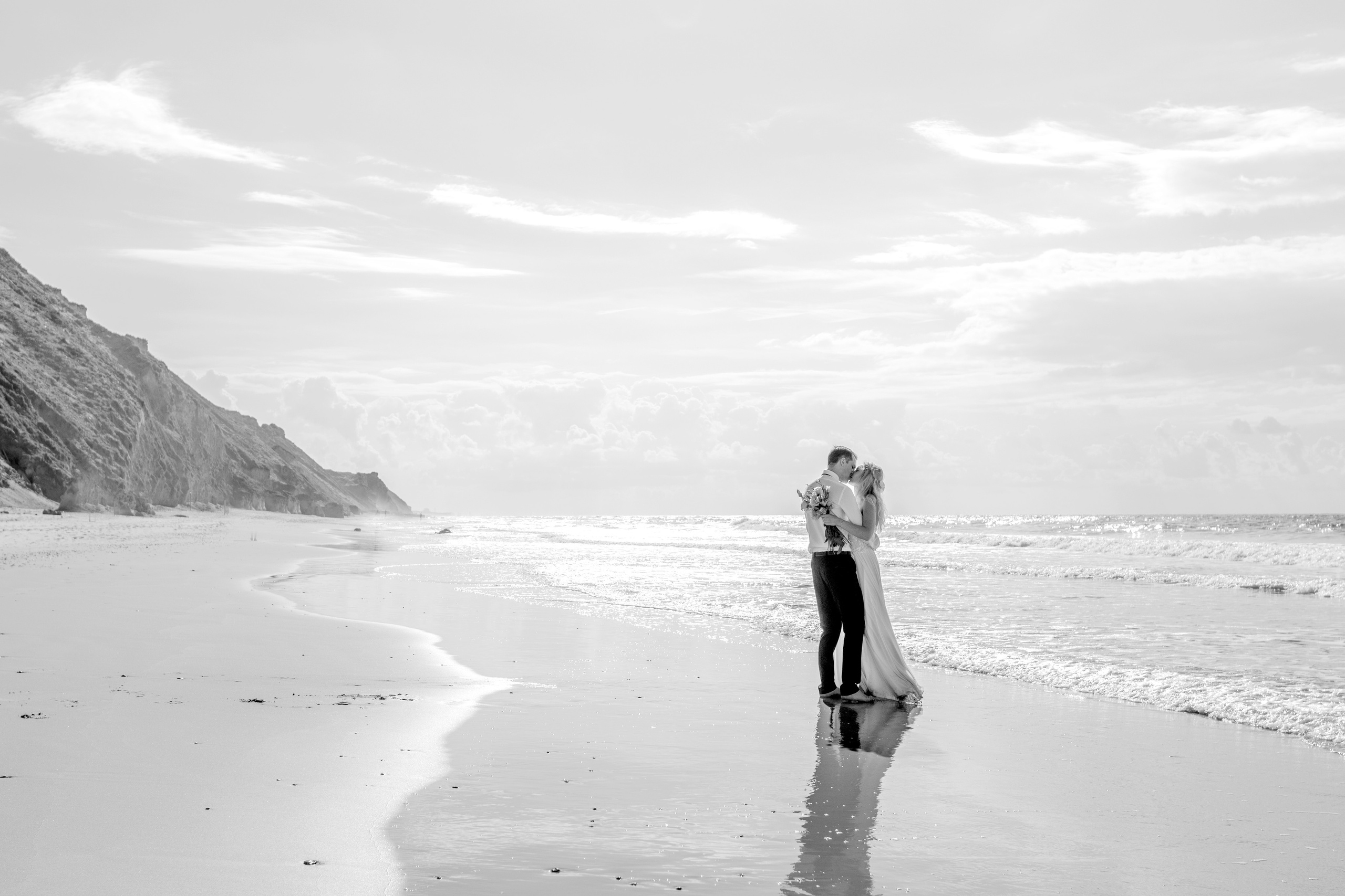 Wedding ceremony on the beach, Nerijus & Egle. Porto Travel Photographer | Couples & Vacation Photos in Portugal — WePortugal