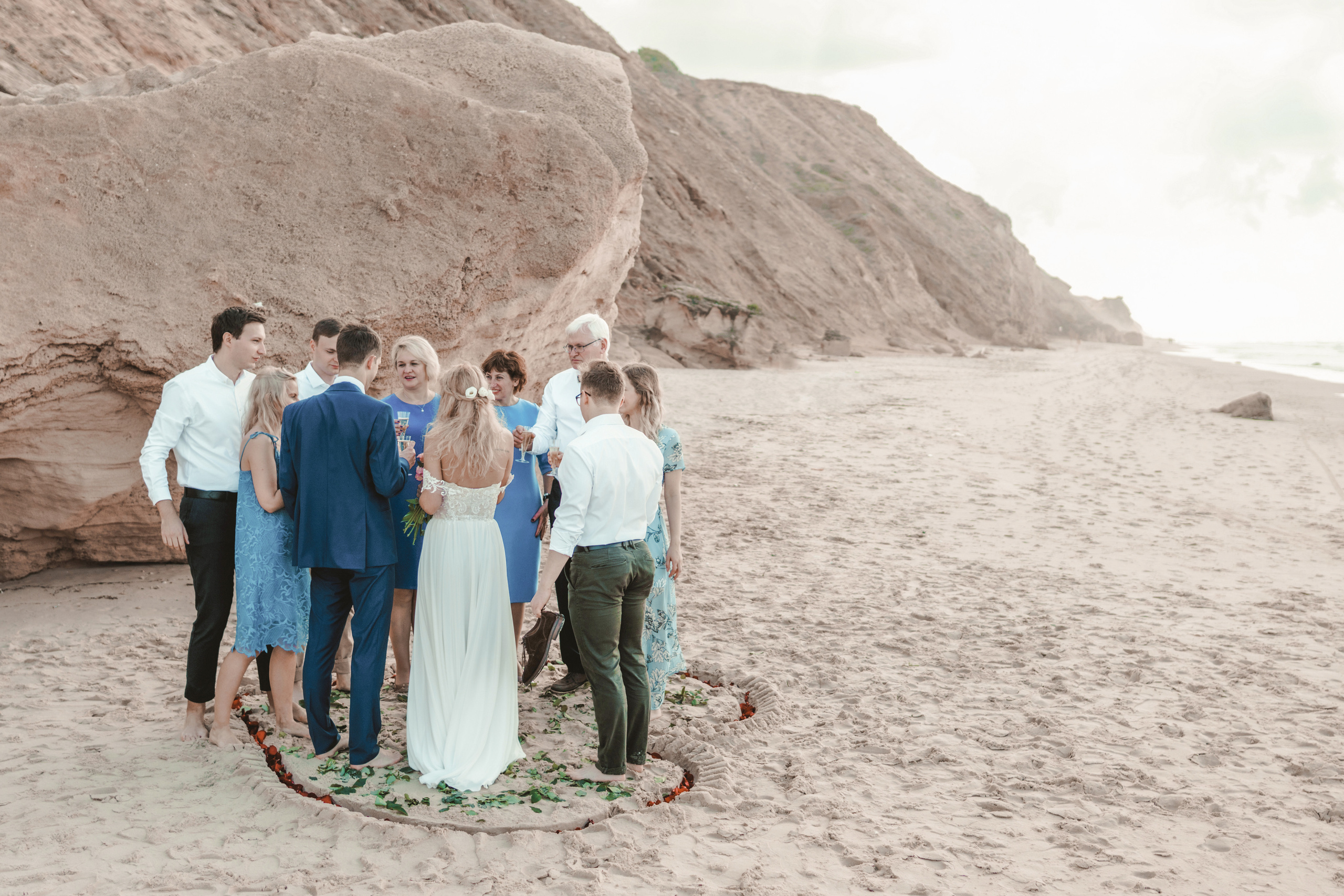 Wedding ceremony on the beach, Nerijus & Egle. Porto Travel Photographer | Couples & Vacation Photos in Portugal — WePortugal