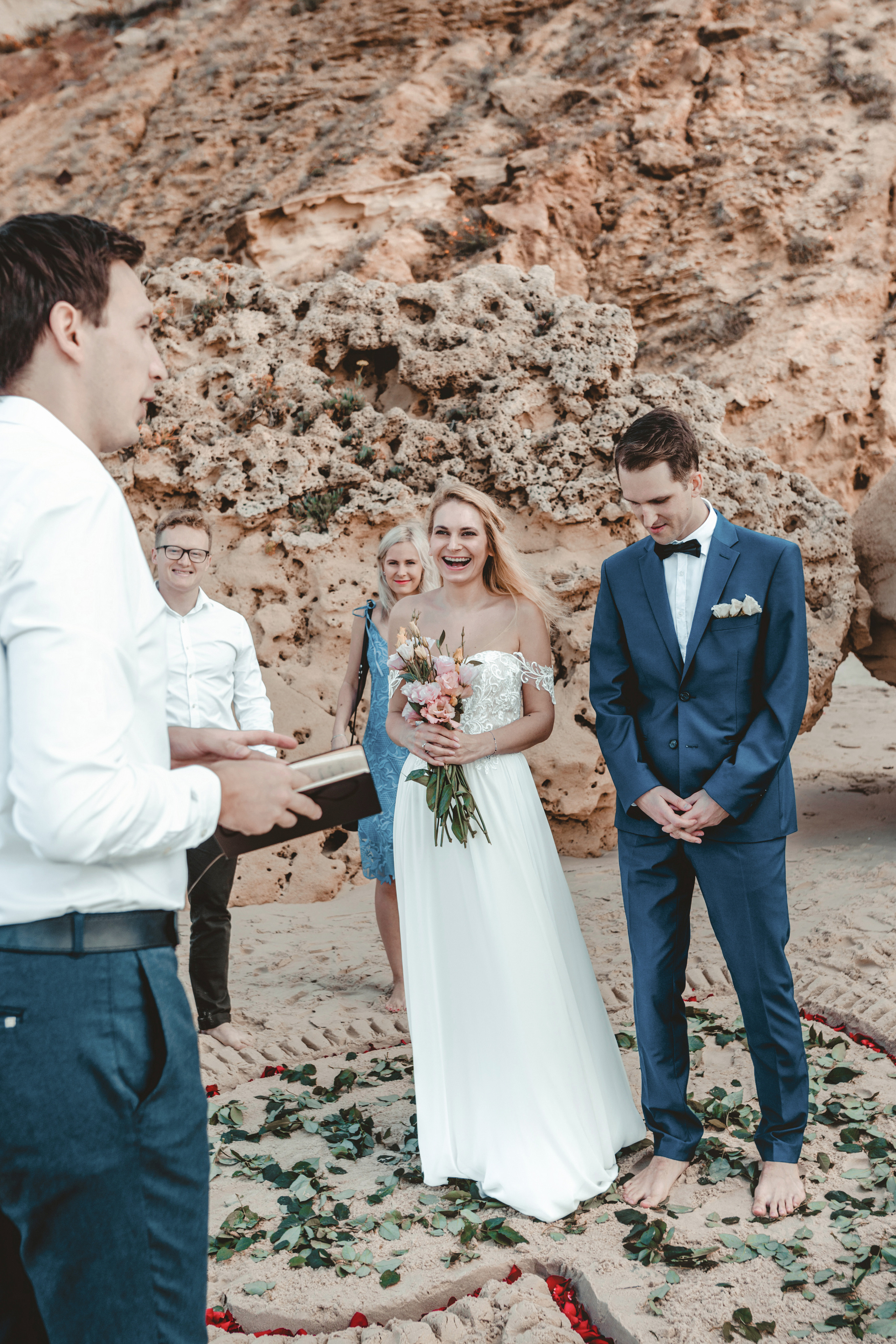 Wedding ceremony on the beach, Nerijus & Egle. Porto Travel Photographer | Couples & Vacation Photos in Portugal — WePortugal