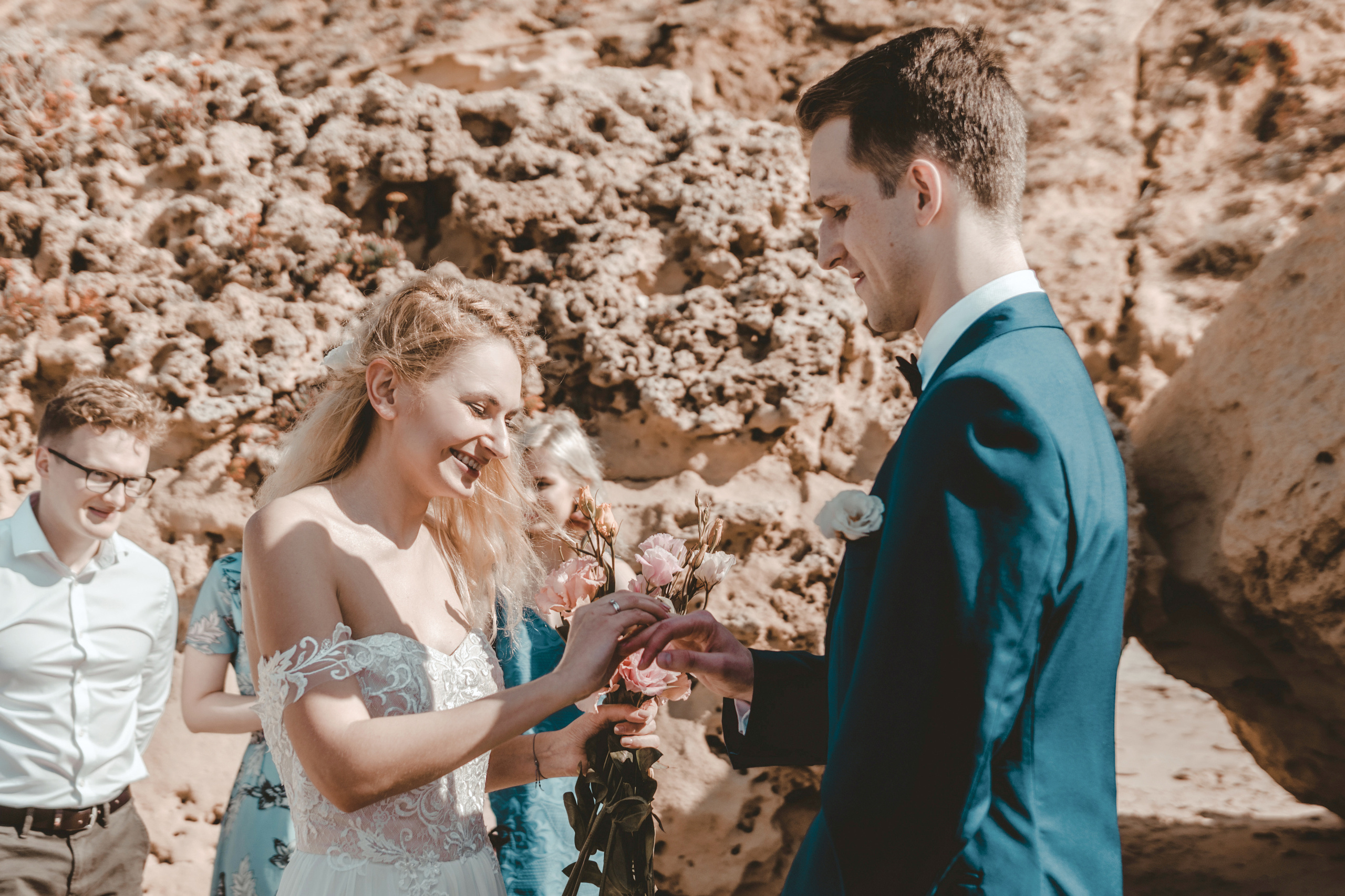 Wedding ceremony on the beach, Nerijus & Egle. Porto Travel Photographer | Couples & Vacation Photos in Portugal — WePortugal