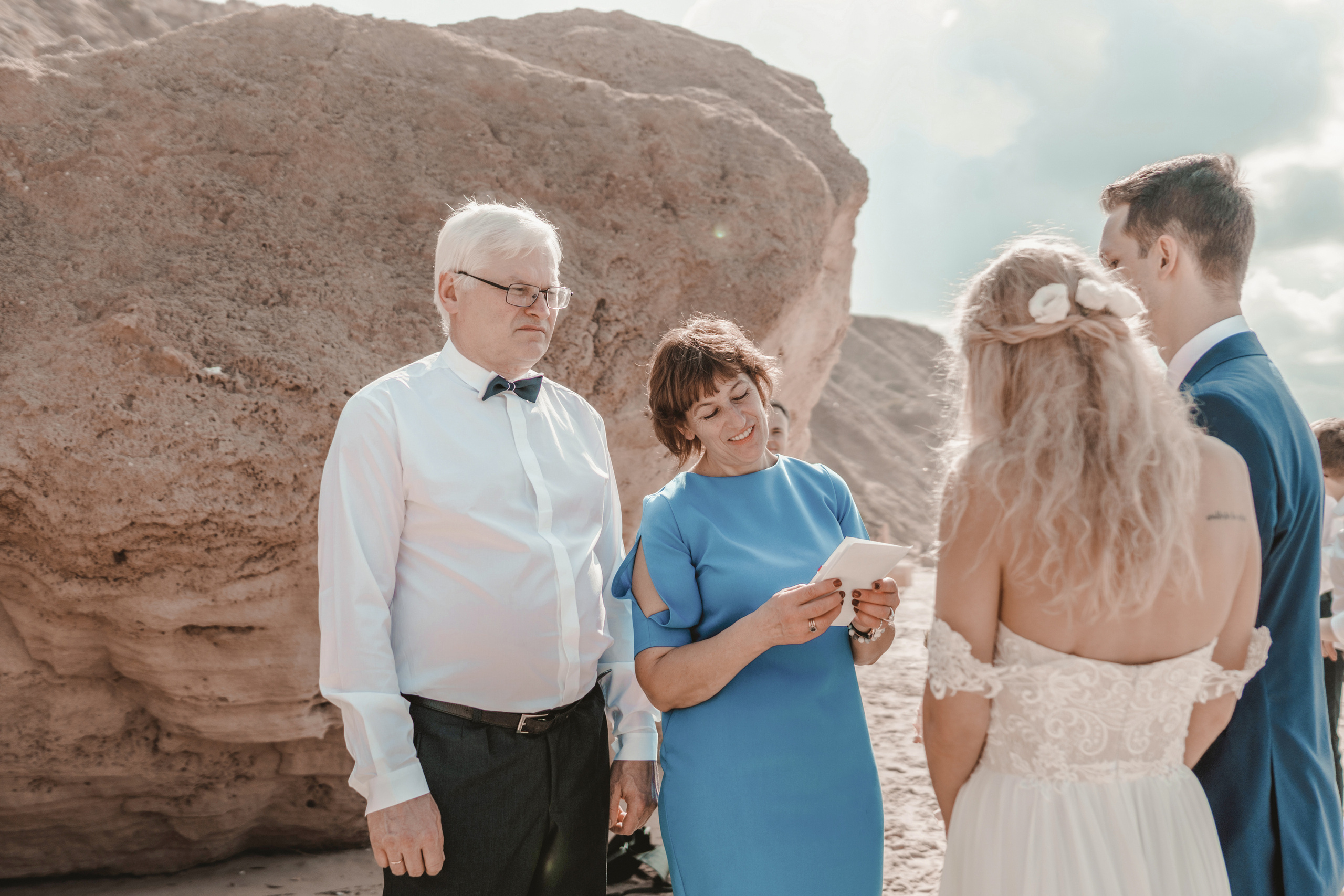 Wedding ceremony on the beach, Nerijus & Egle. Porto Travel Photographer | Couples & Vacation Photos in Portugal — WePortugal
