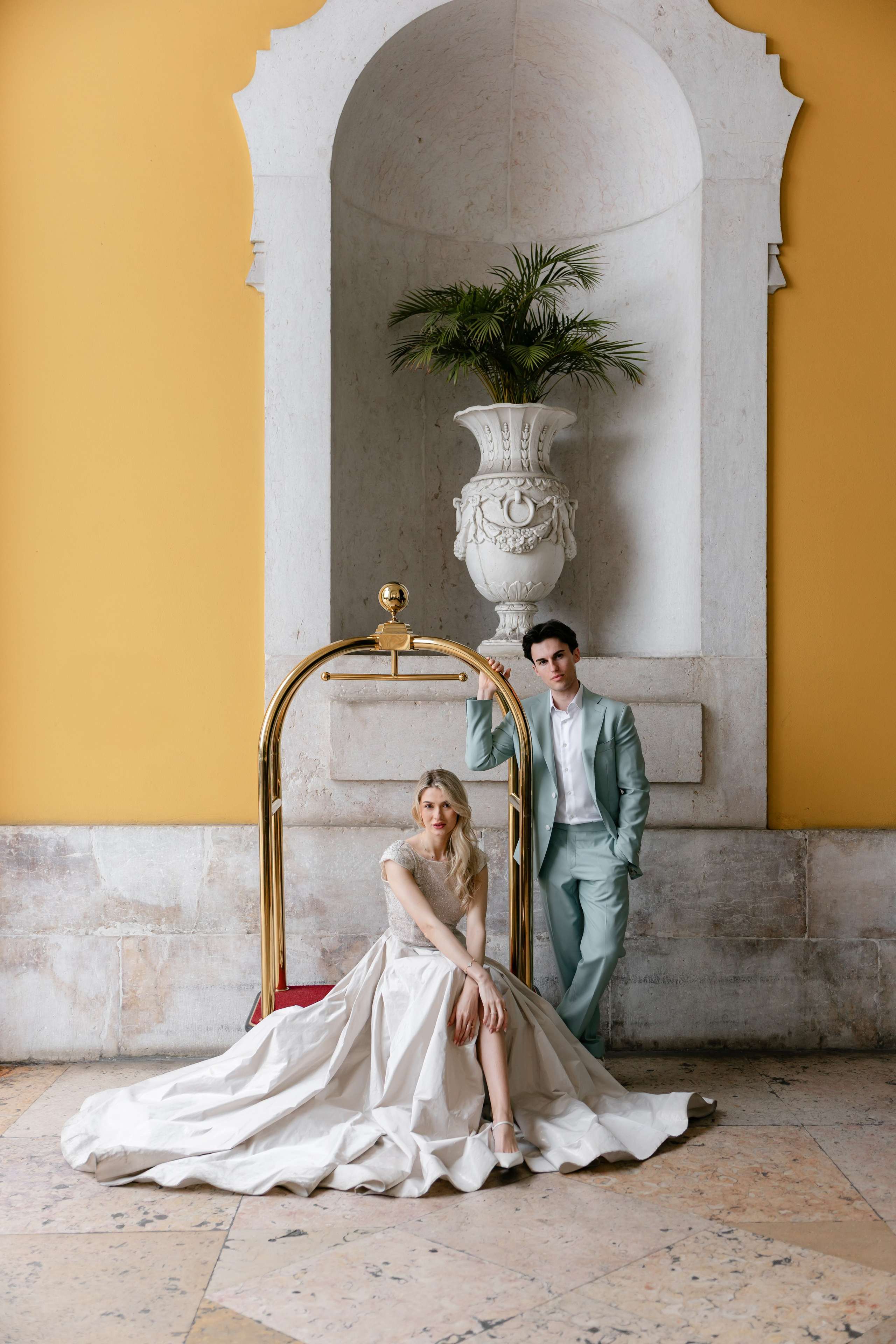 Vivien & Razvan. Main