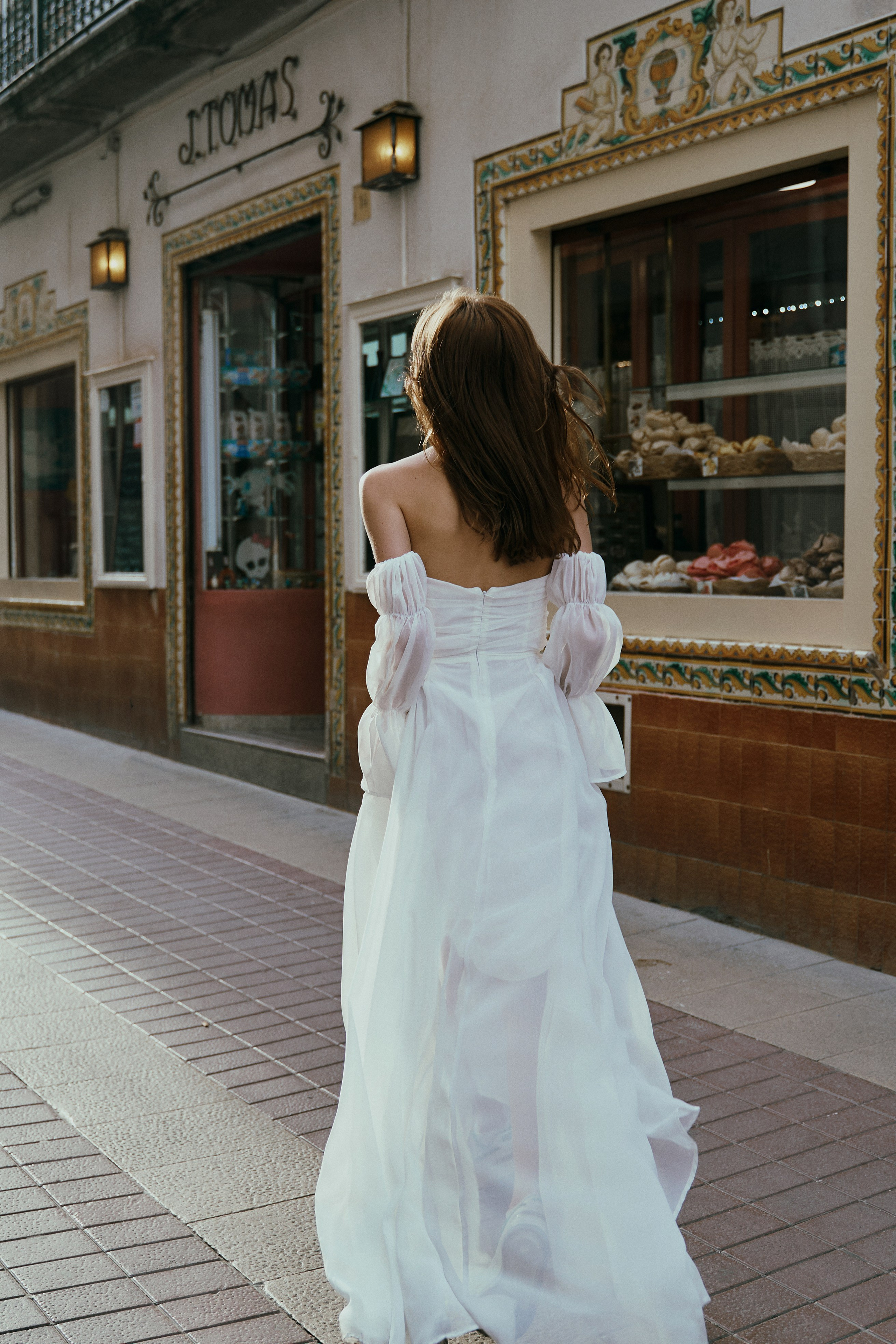 The runaway bride. Photographer in Barcelona Spain Zhanna Zakharchenko
