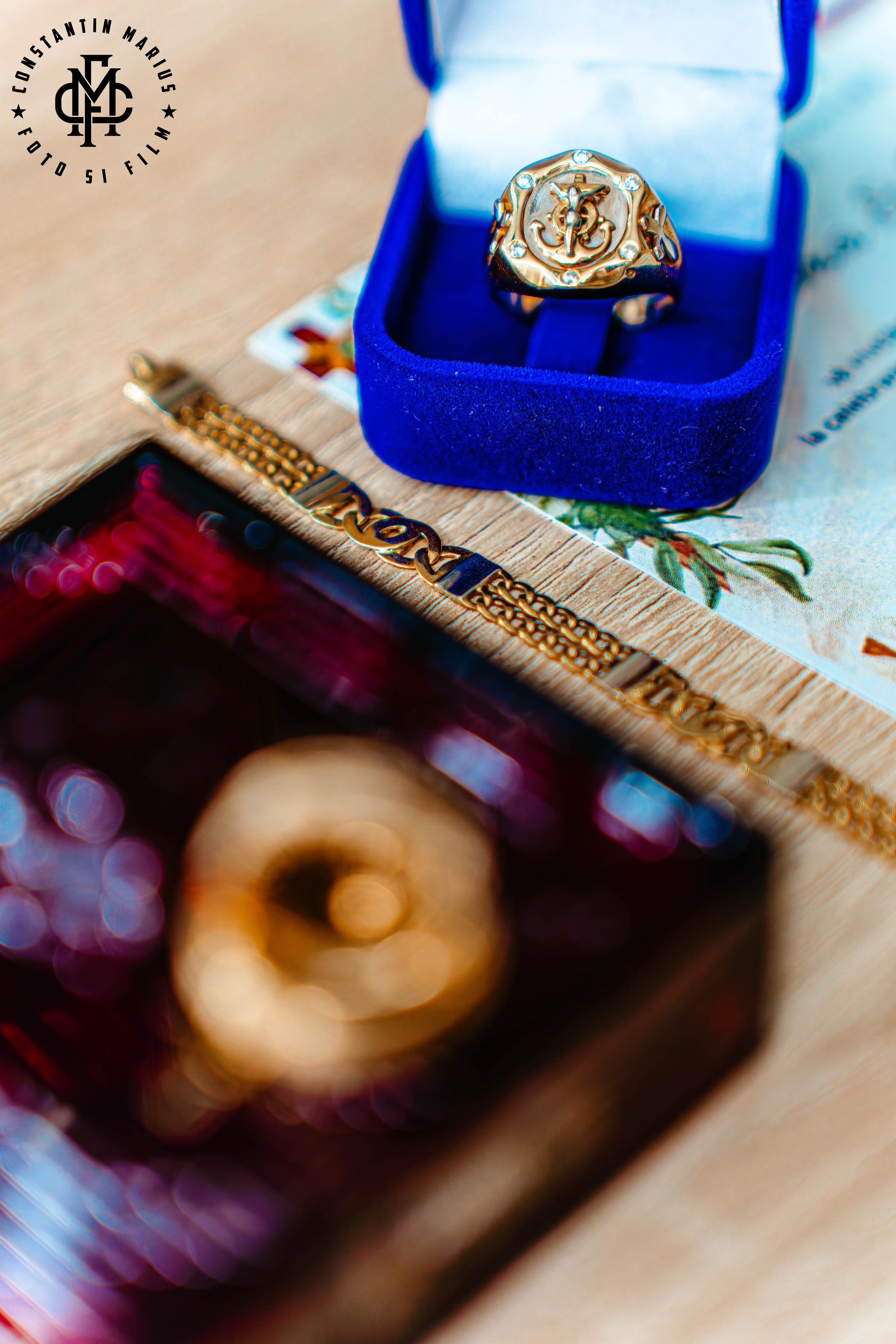 WEDDING PHOTOGRAPHY. DESPRE NOI