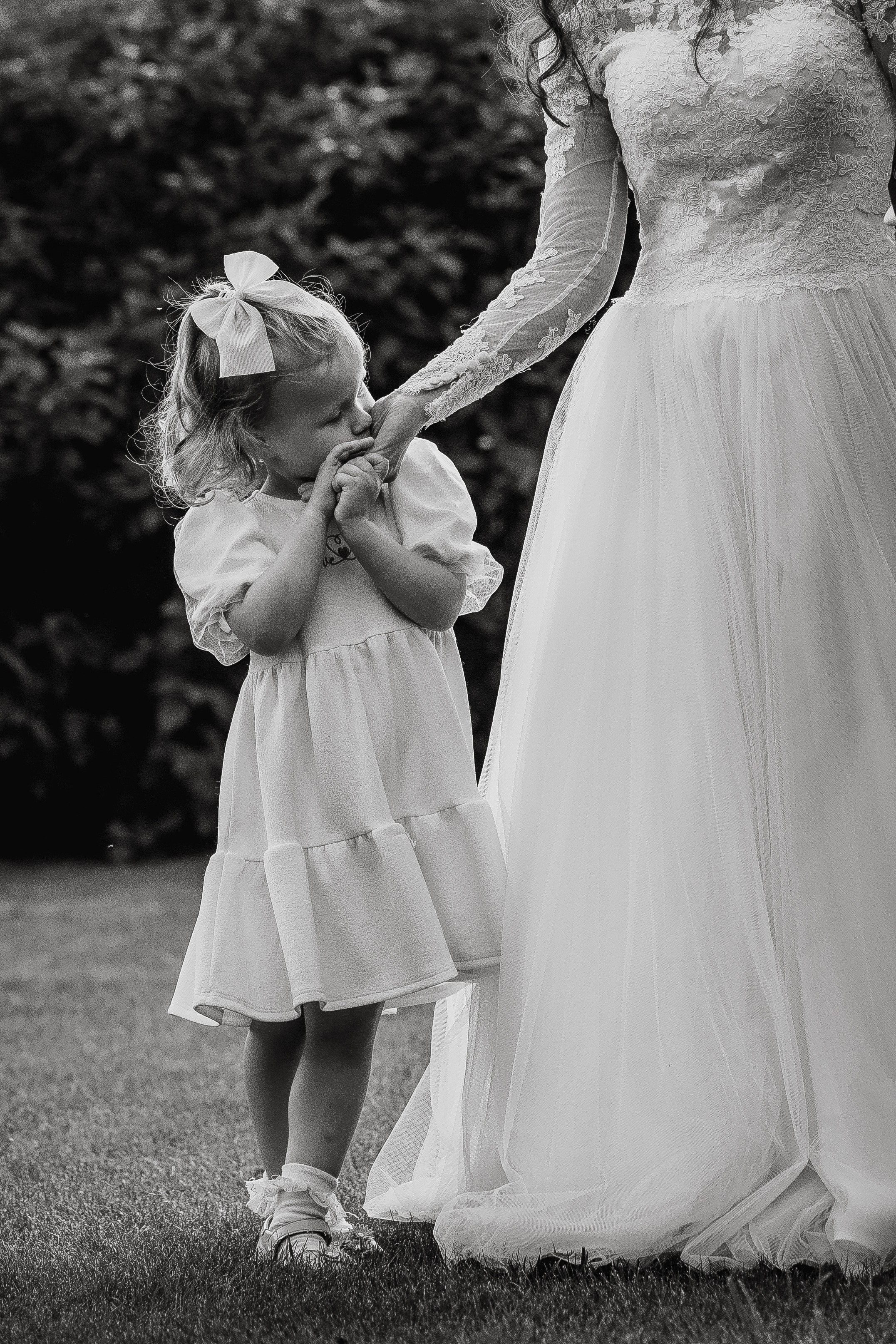 Nick, Julia, Adele outdoor. Wedding and family photographer and videographer PA, NJ, NY, DE, MD