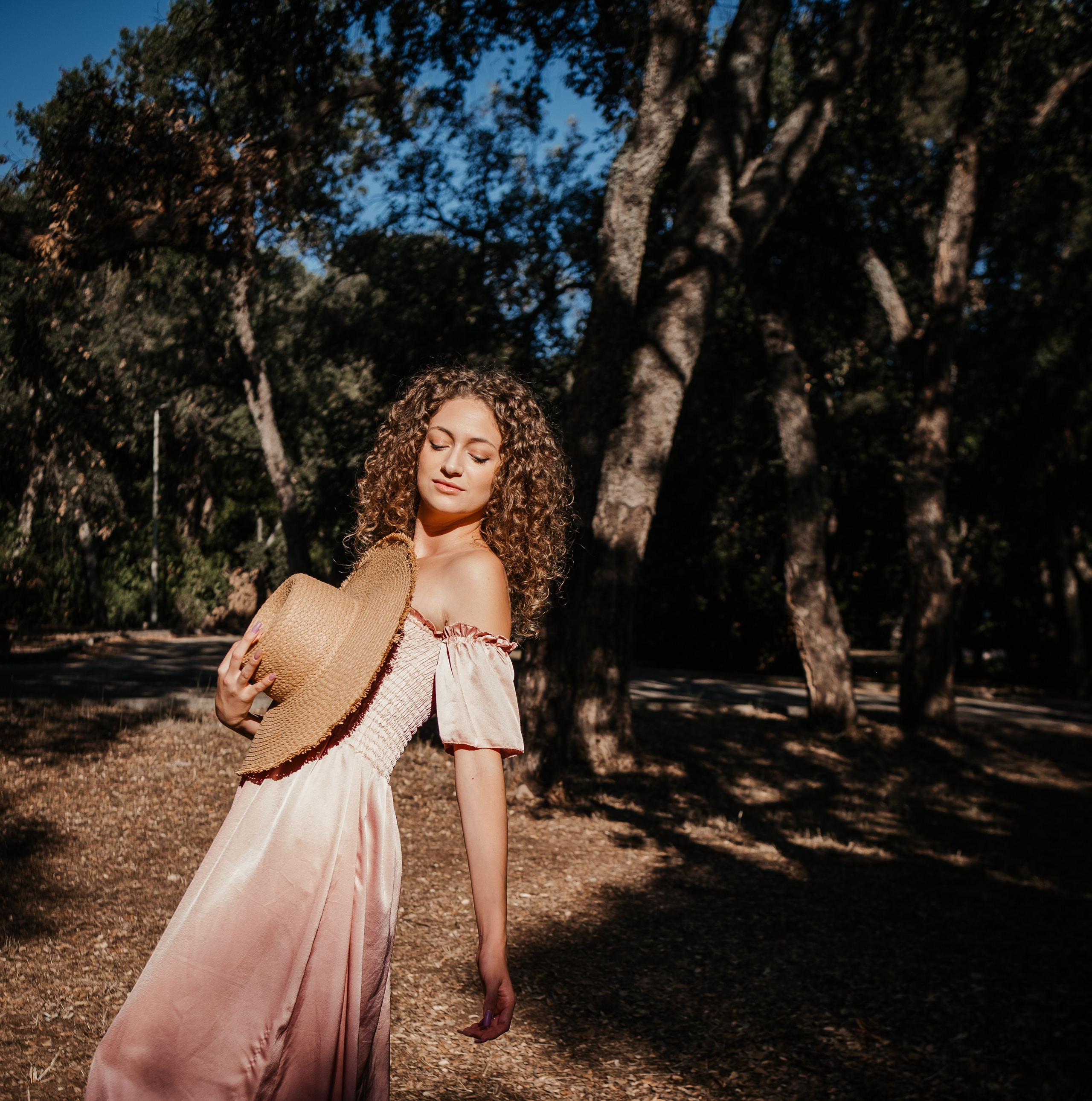 Ritratti Artistici | Esplorazione di Espressioni e Identità. Fotografa maternity, family e business a Pomezia e Roma – Simona Henkel