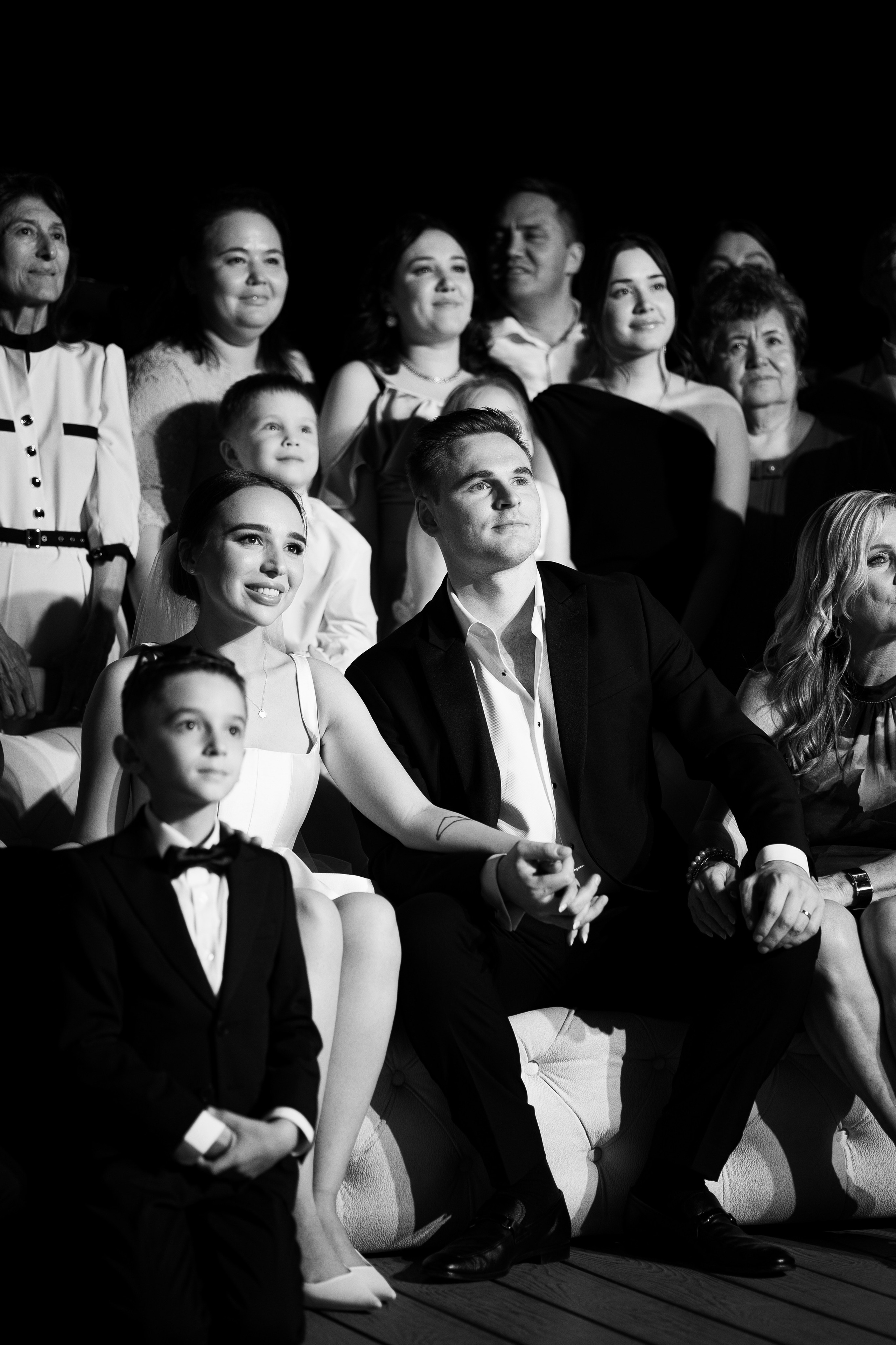 Thomas & Suyumbika. Главная