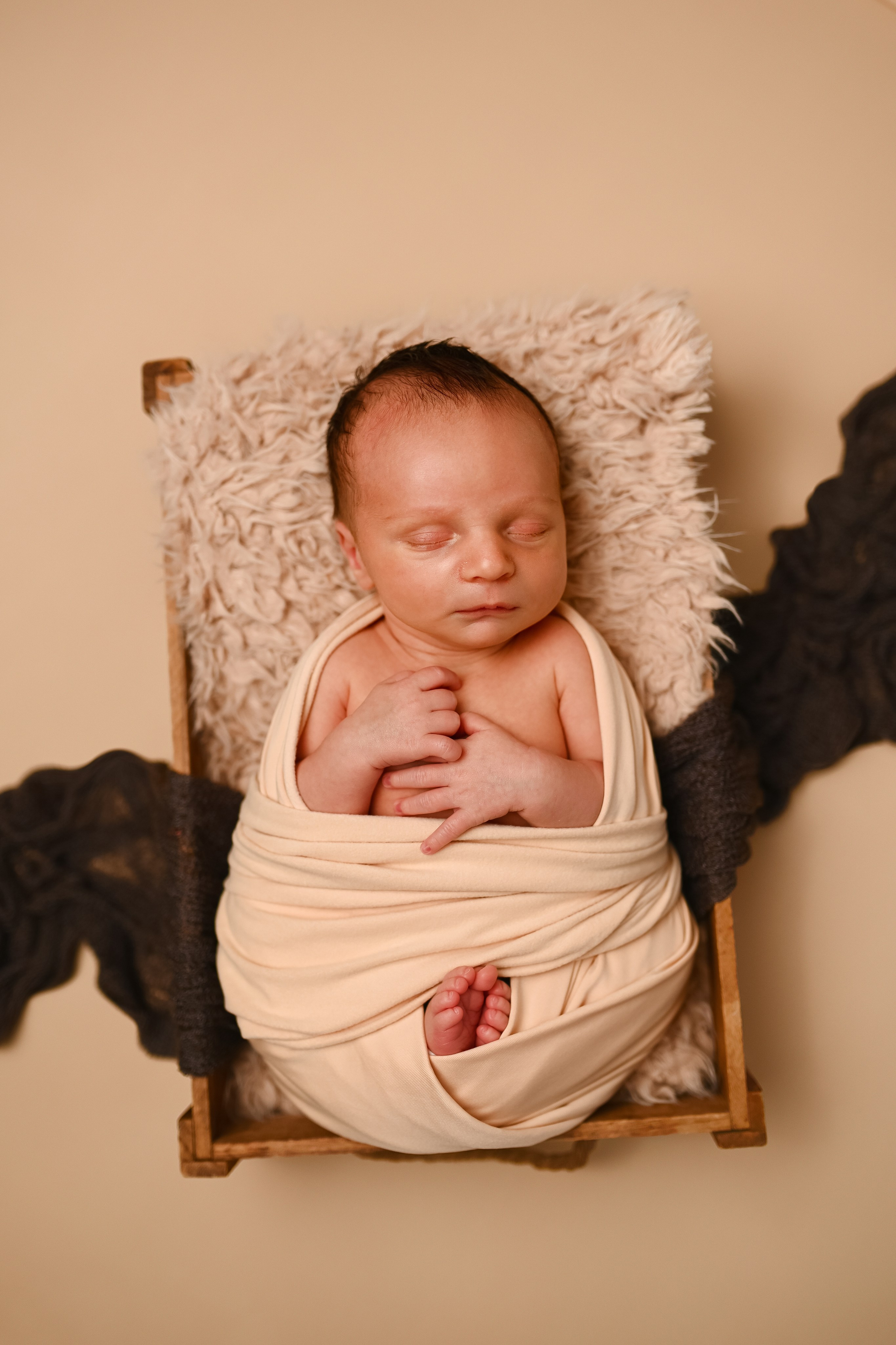 Επαγγελματική φωτογράφιση νεογέννητου στη Ρόδο. Φωτογράφος νεογέννητων στη Ρόδο. Φωτογράφιση εγκυμοσύνης