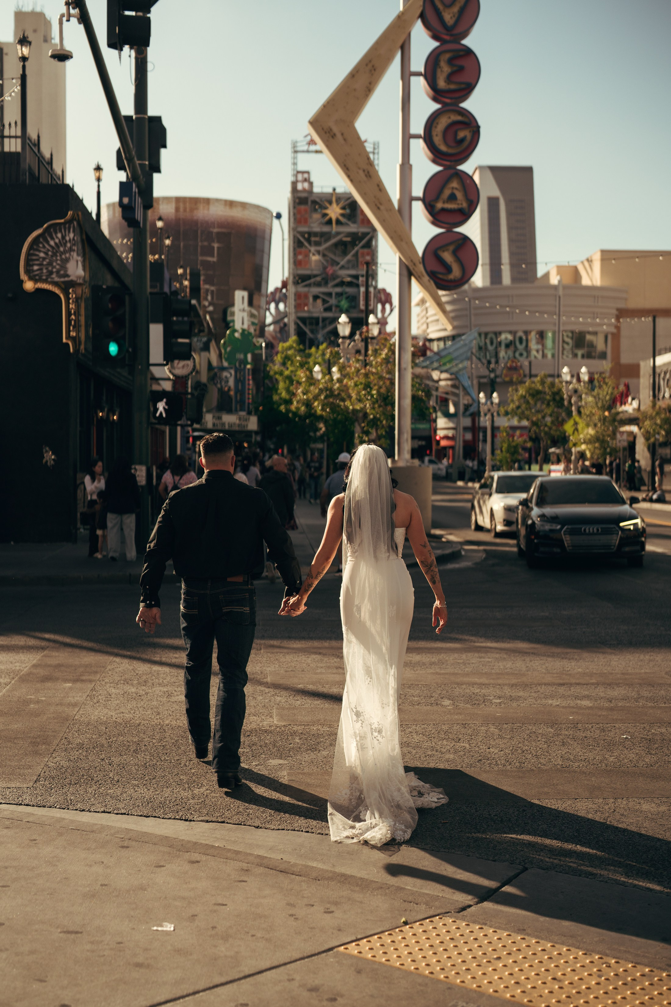 Krystina&Raymond. Wedding & elopement photographer Viktoriya Kravtsov. Las Vegas