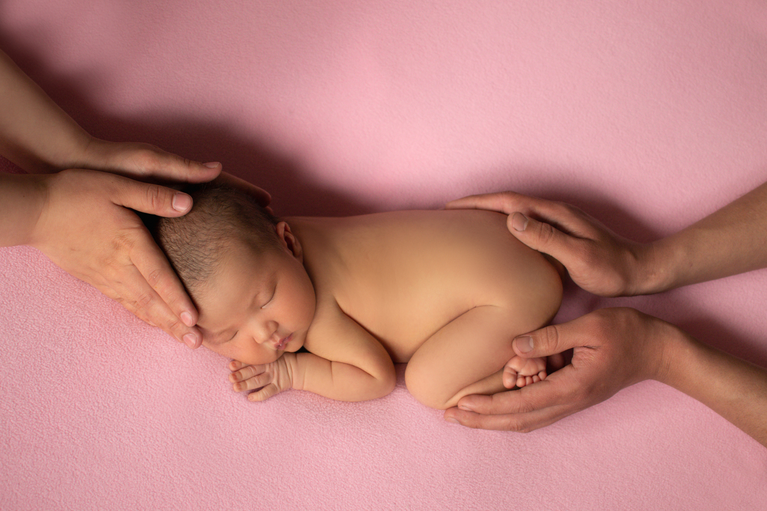 Новорожденные малыши (ньюборн newborn). Фотограф новорожденных в Темиртау и Караганде Любовь Жукова newborn