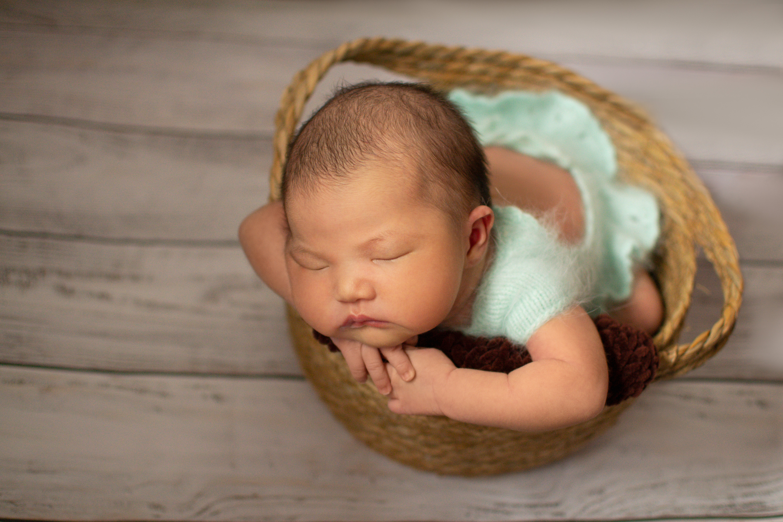 Новорожденные малыши (ньюборн newborn). Фотограф новорожденных в Темиртау и Караганде Любовь Жукова newborn