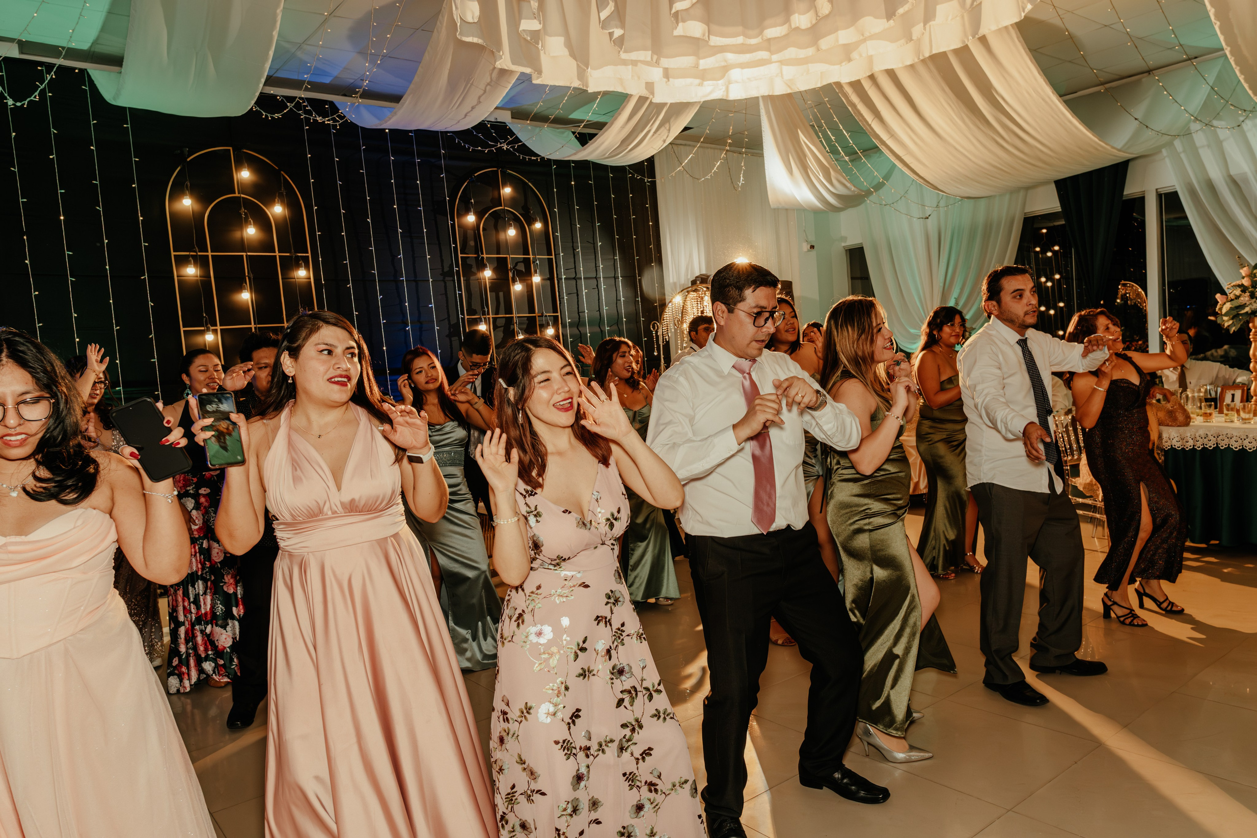 ANGIE + MANUEL BODA RELIGIOSA. Studio KVTA | Fotografía y Video de Bodas en Arequipa