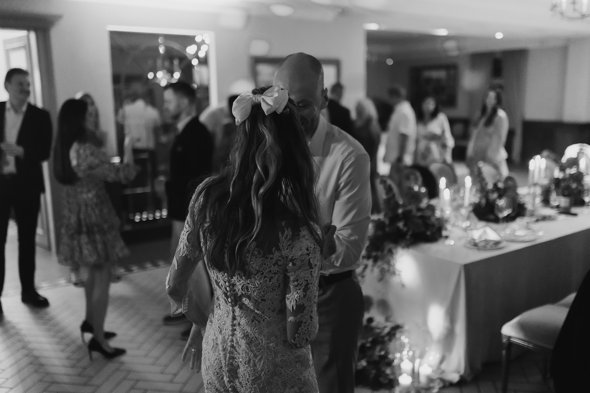 Justė ir Henrikas | Lietingos jaukios vestuvės Palangoje. Vestuvių ir šeimų fotografė Lena Bondarenko / belove photo