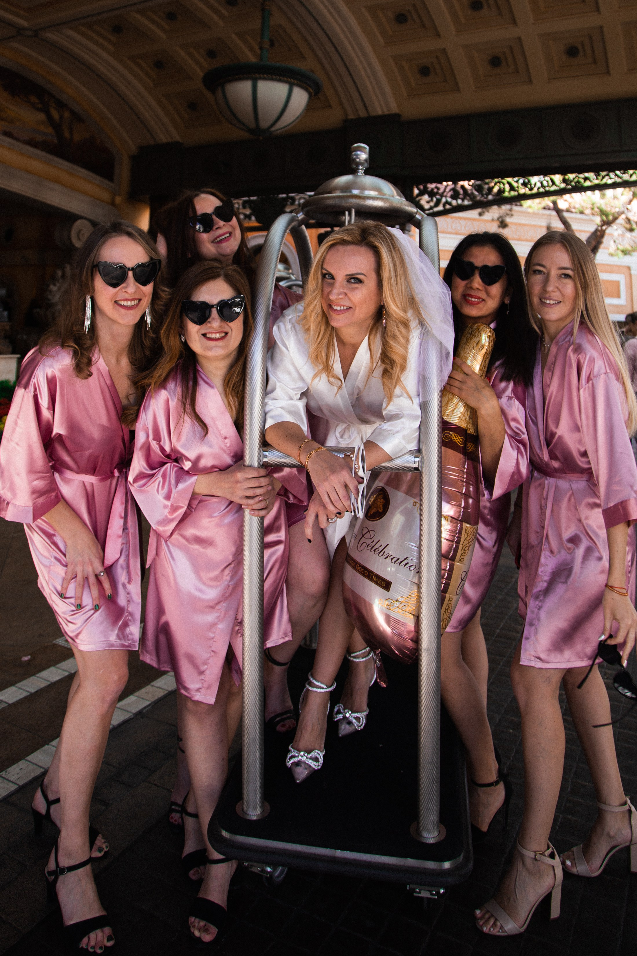 Bachelorette Party in Vegas. Wedding & elopement photographer Viktoriya Kravtsov. Las Vegas