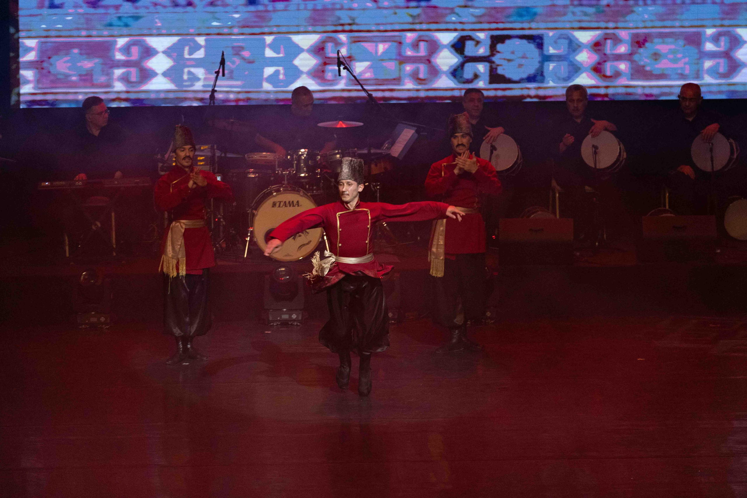 STATE DANCE ENSEMBLE. Wedding&Event photographer Ismail Rzayev in Baku