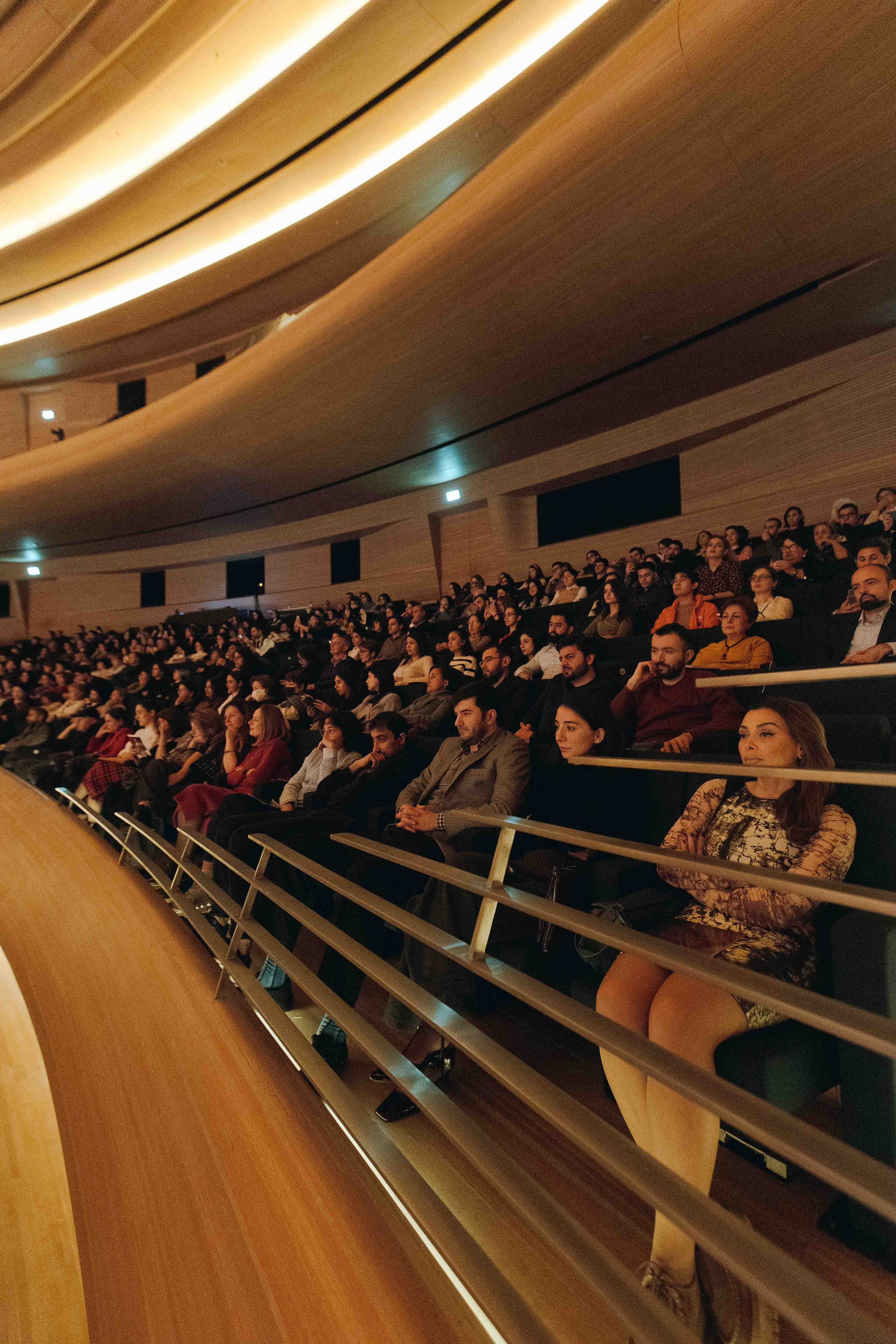 The Tchaikovsky Academic Grand Symphony Orchestra in Baku. Wedding&Event photographer Ismail Rzayev in Baku