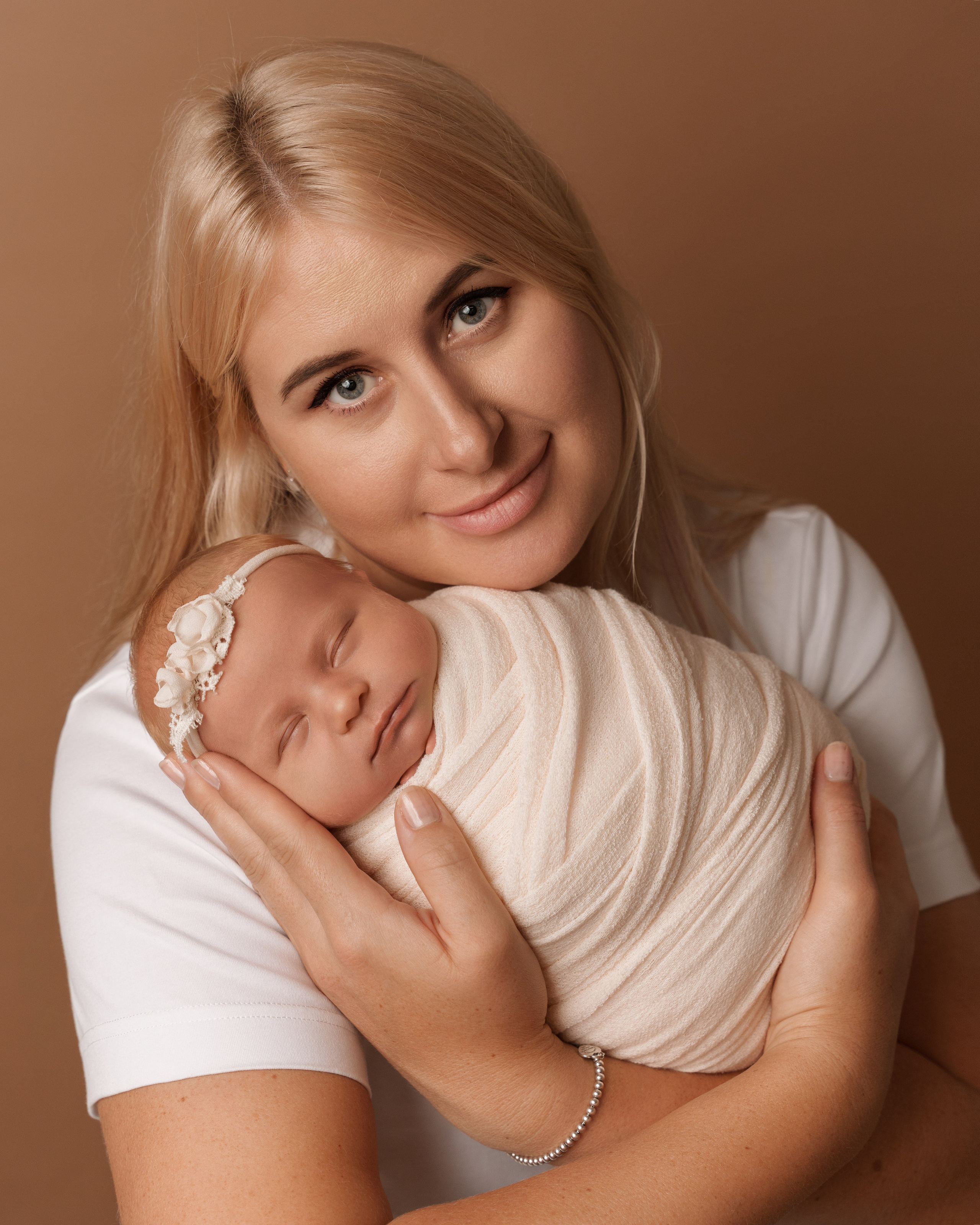 NEWBORN FOTOSHOOTING. Anna, Fotografin aus Wien, Österreich. Ich fotografiere in folgenden Genres: Babybauch-, Familien-, Mode- und Weihnachtsfotografie