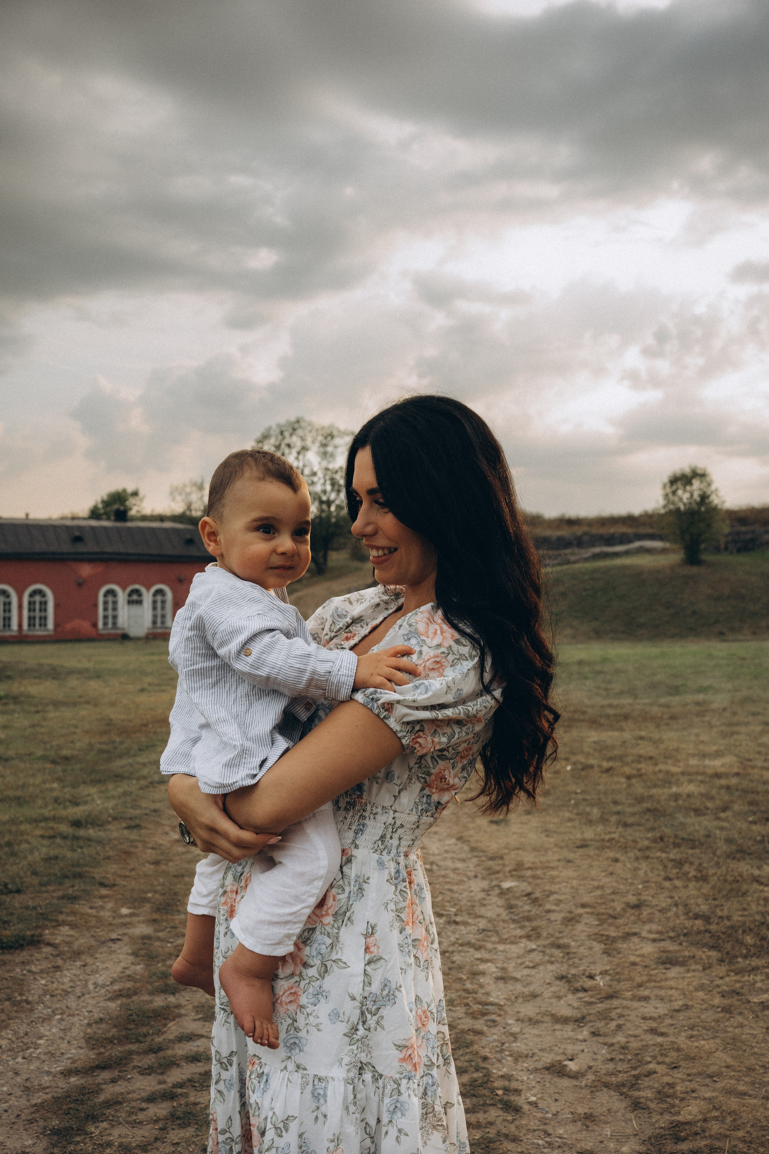 Summer. Wedding and potrait photographer in Helsinki Vickan O