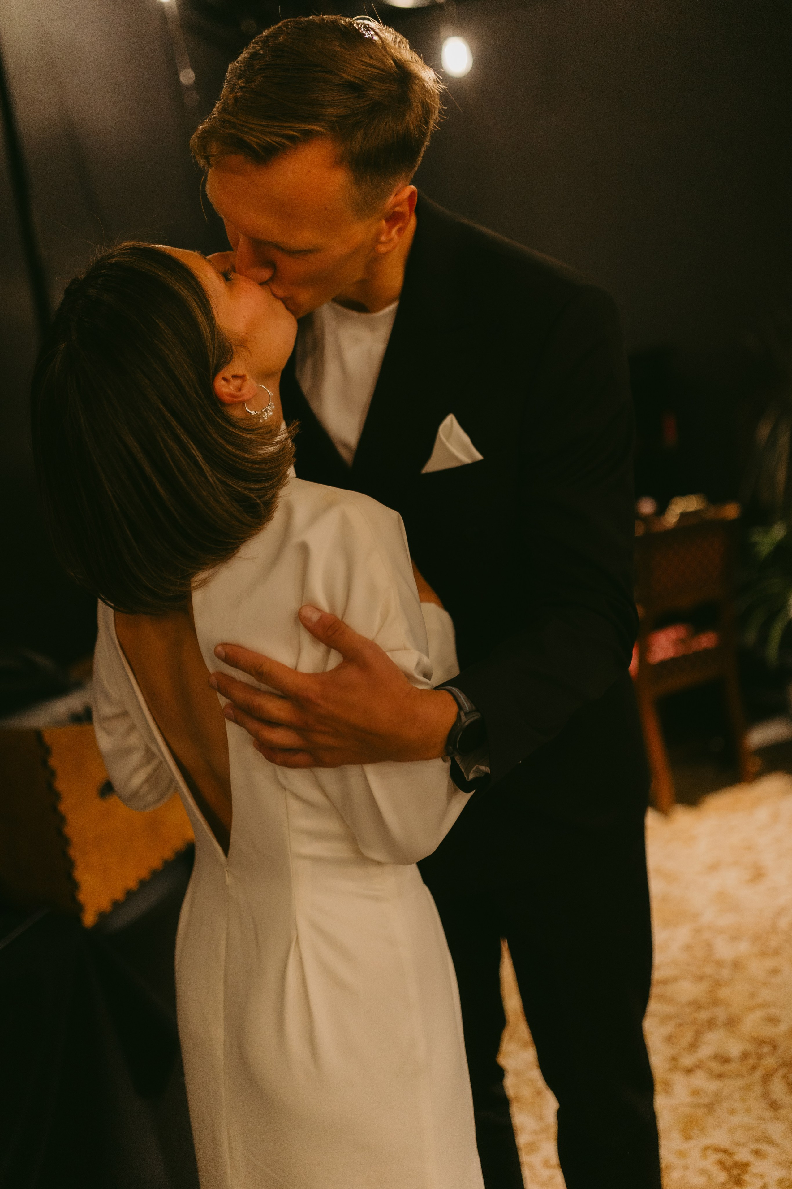 Miglė ir Mindaugas | 2024 | MIESTO VESTUVĖS. Vestuvių ir šeimų fotografė Lena Bondarenko / belove photo