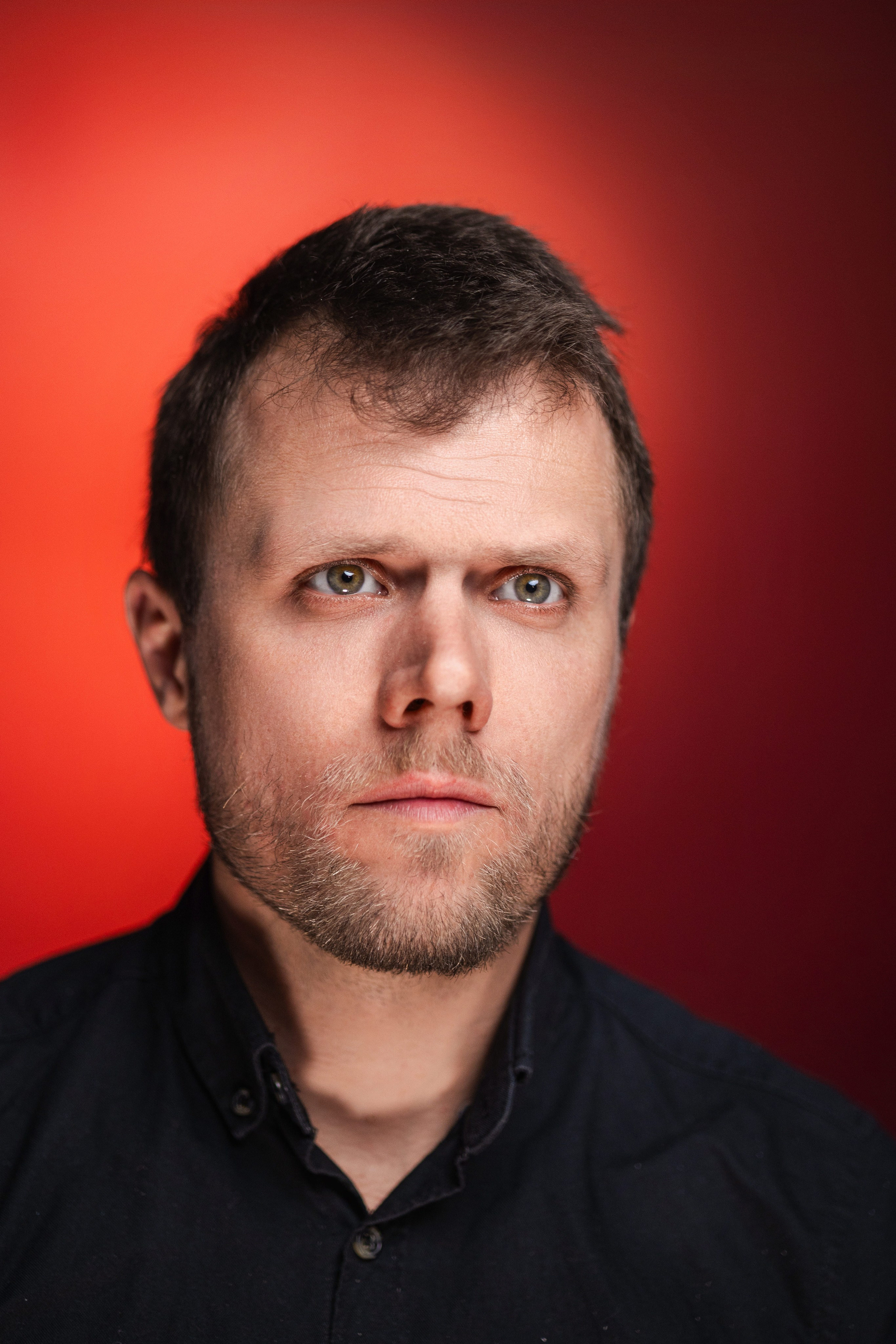 Dan Murzea. Daniel Cioc - Fotograf profesionist în București, specializat în evenimente, nunta, botez, corporate, portret și boudoir